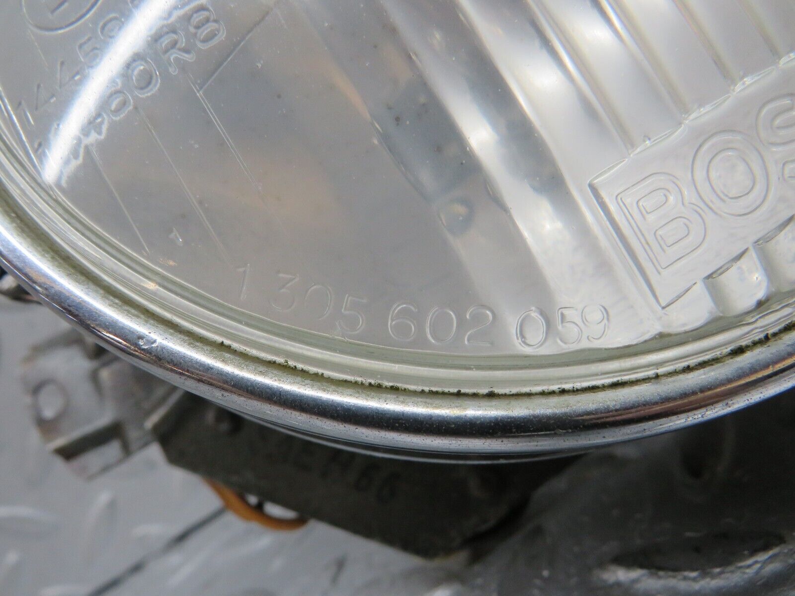 37580 Mercedes-Benz W109 300SEL Front Headlight Bosch Left/Right 1300508003 7077R 1305601134 1305602059