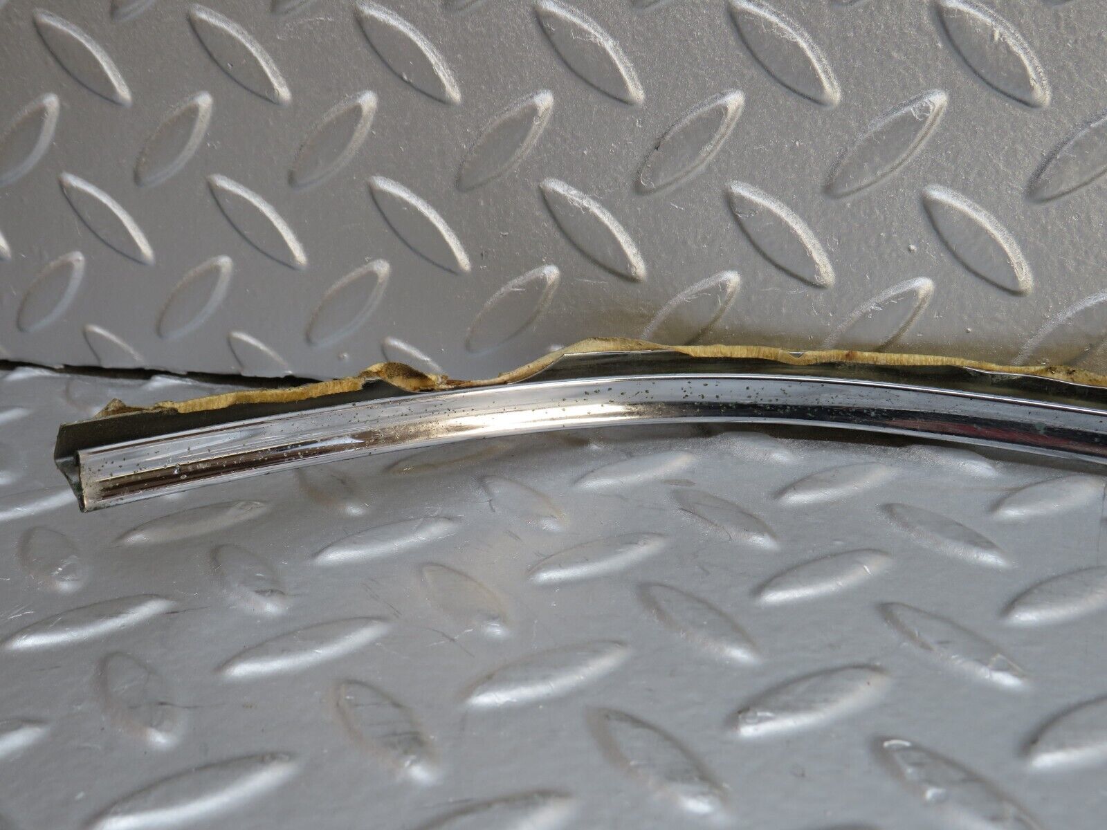 40487 Mercedes-Benz W110 230 Dashboard Chrome Trim