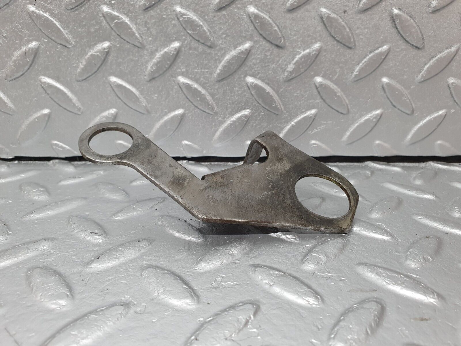 40877 Mercedes-Benz W123 240D Engine Lifting Eye Hook