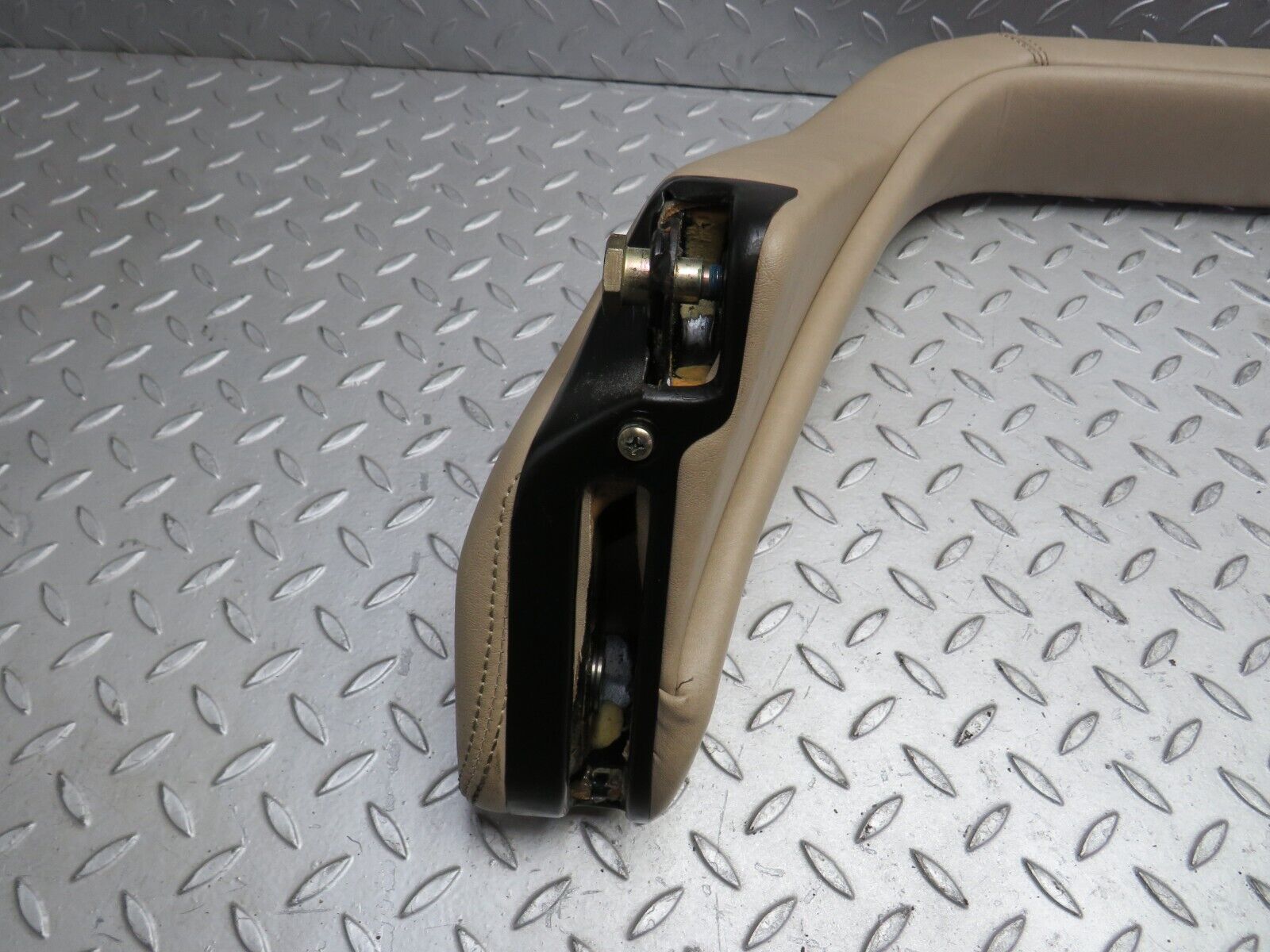 38618 Mercedes-Benz R129 280SL Coupe Roll Over Bar Beige