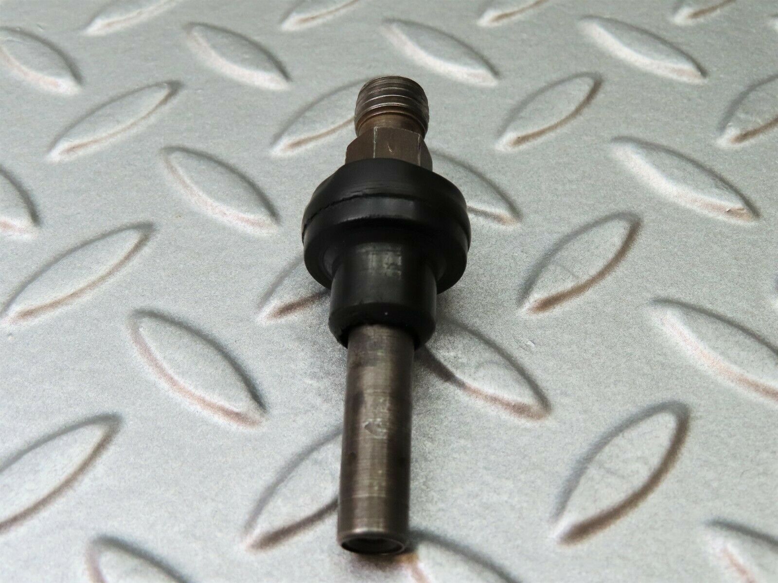4424 Mercedes-Benz W123 230E Fuel Injector Bosch 0437502010