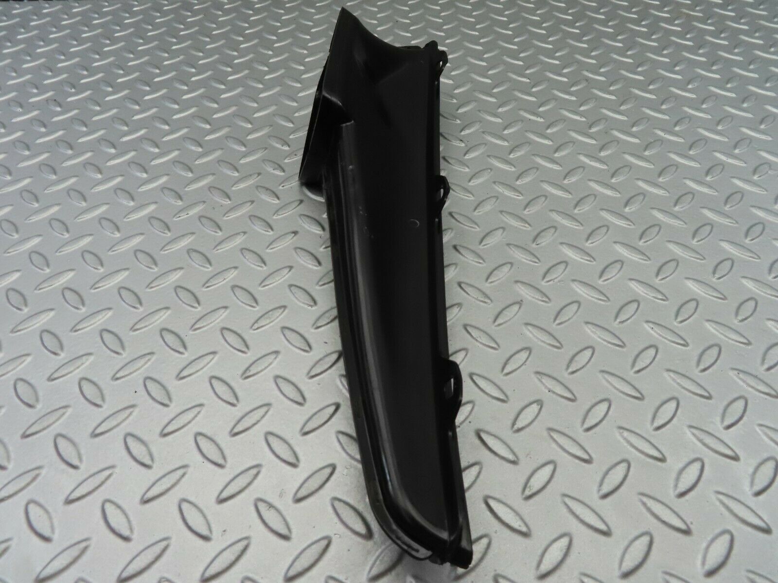 6932 Mercedes-Benz C107 350SLC Coupe Dashboard Air Vent Right Side