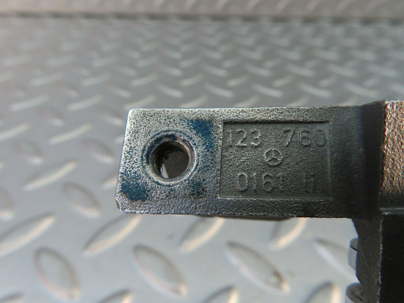 7587 Mercedes-Benz S123 230TE Wagon Left Interior Door Handle 1237600161