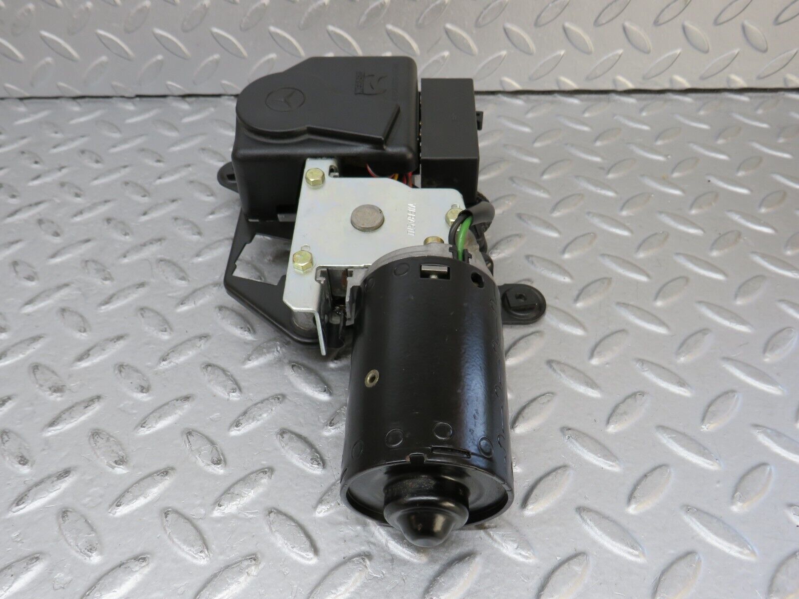 36526 Mercedes-Benz W201 190E 2.0L Sunroof Motor Webasto With Relay 0390251693 1248210047
