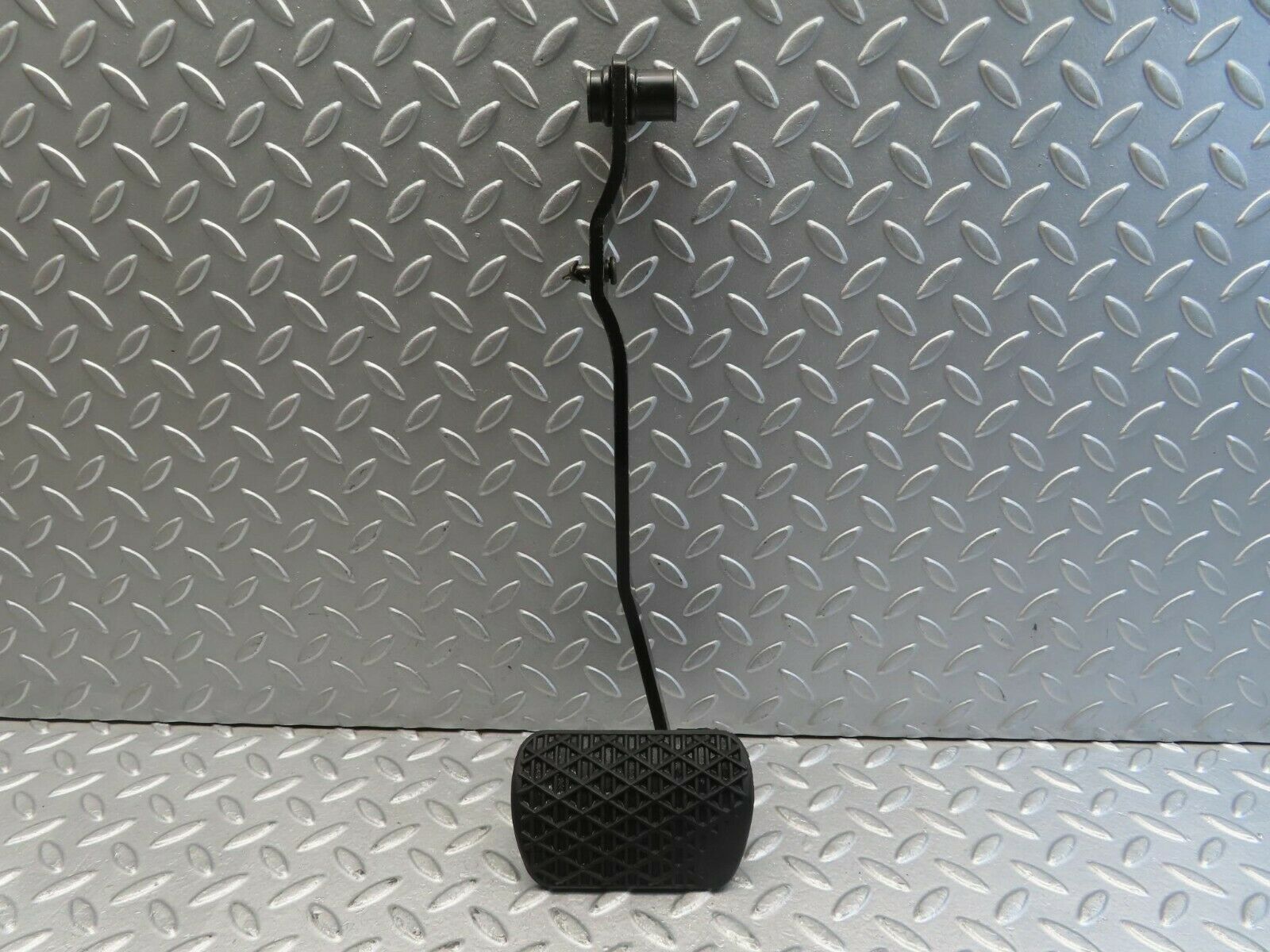 11532 Mercedes-Benz C123 230CE Coupe Brake Pedal With Rubber
