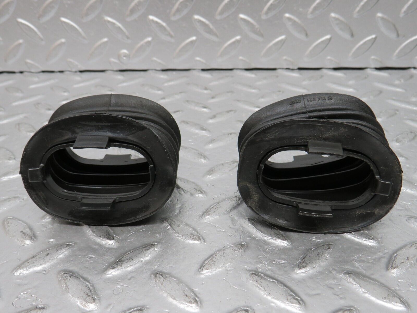 32615 Mercedes-Benz S124 300TE Front Door Wire Protector Rubber 1248210197