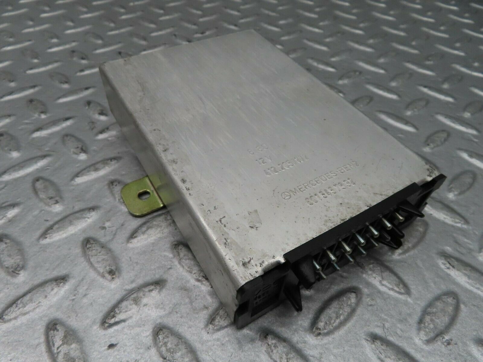 16710 Mercedes-Benz C107 380SLC Cruise Control Module Unit 0015457632