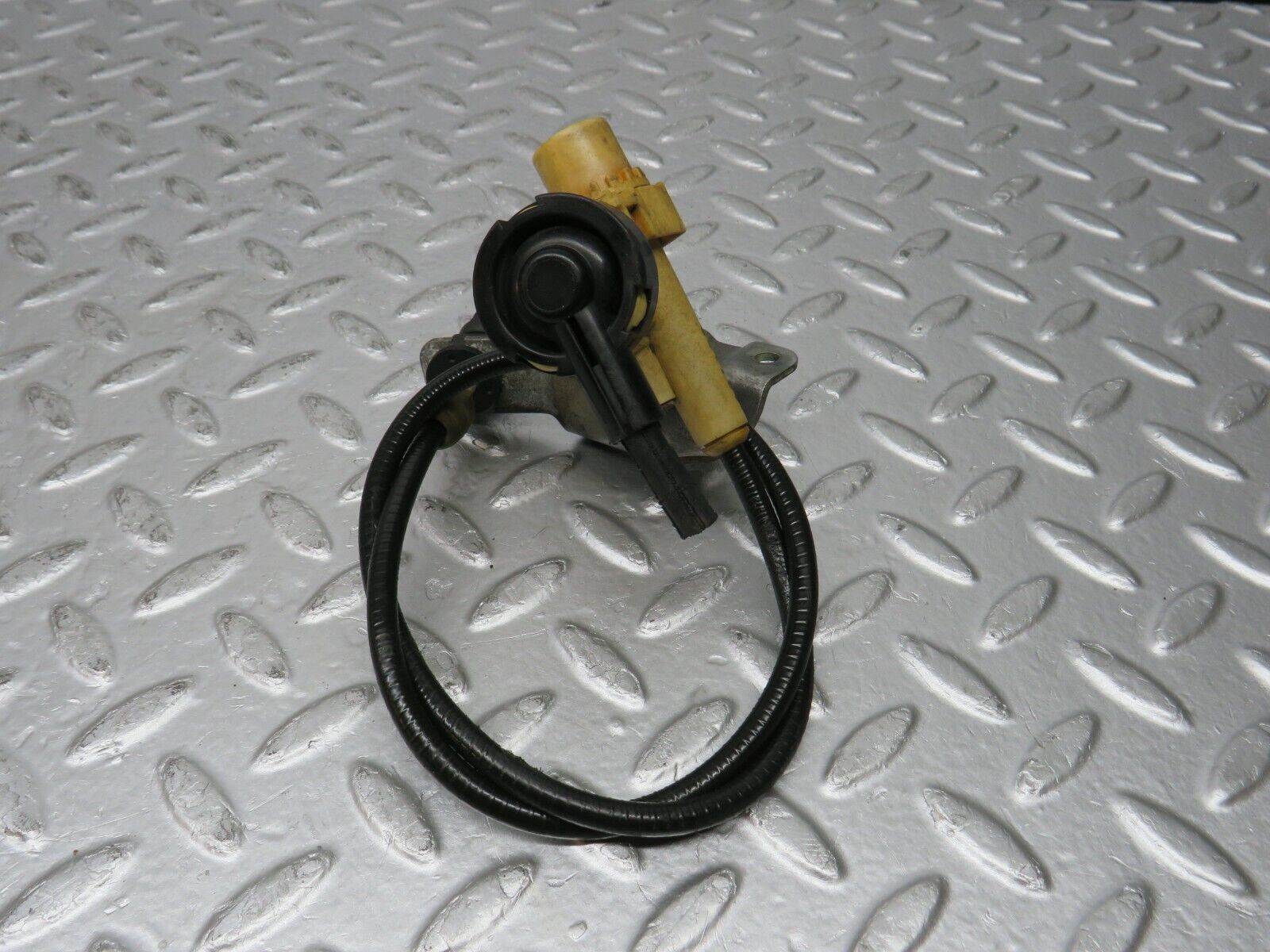 32715 Mercedes-Benz S124 300TE Automatic Gearbox Kickdown Cable