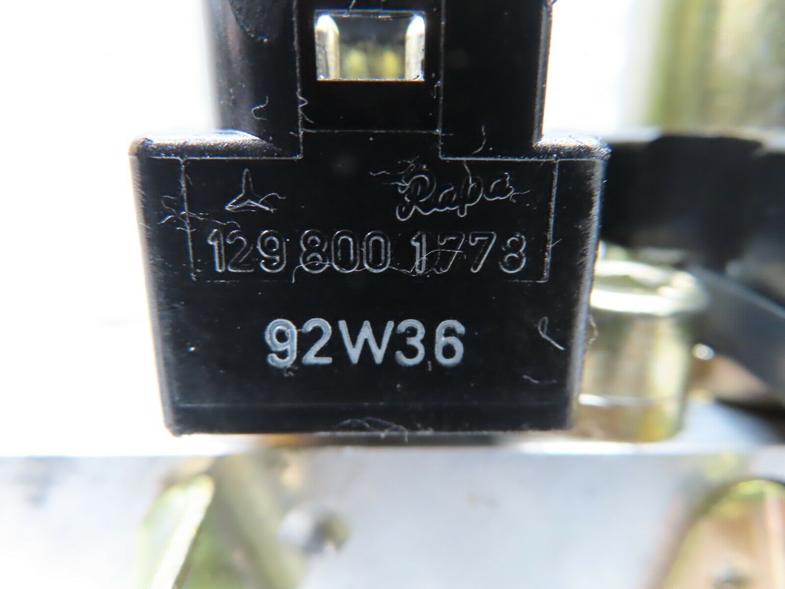 19855 Mercedes-Benz R129 300SL Coupe Soft Top Hydraulic Valve Block 1298001778