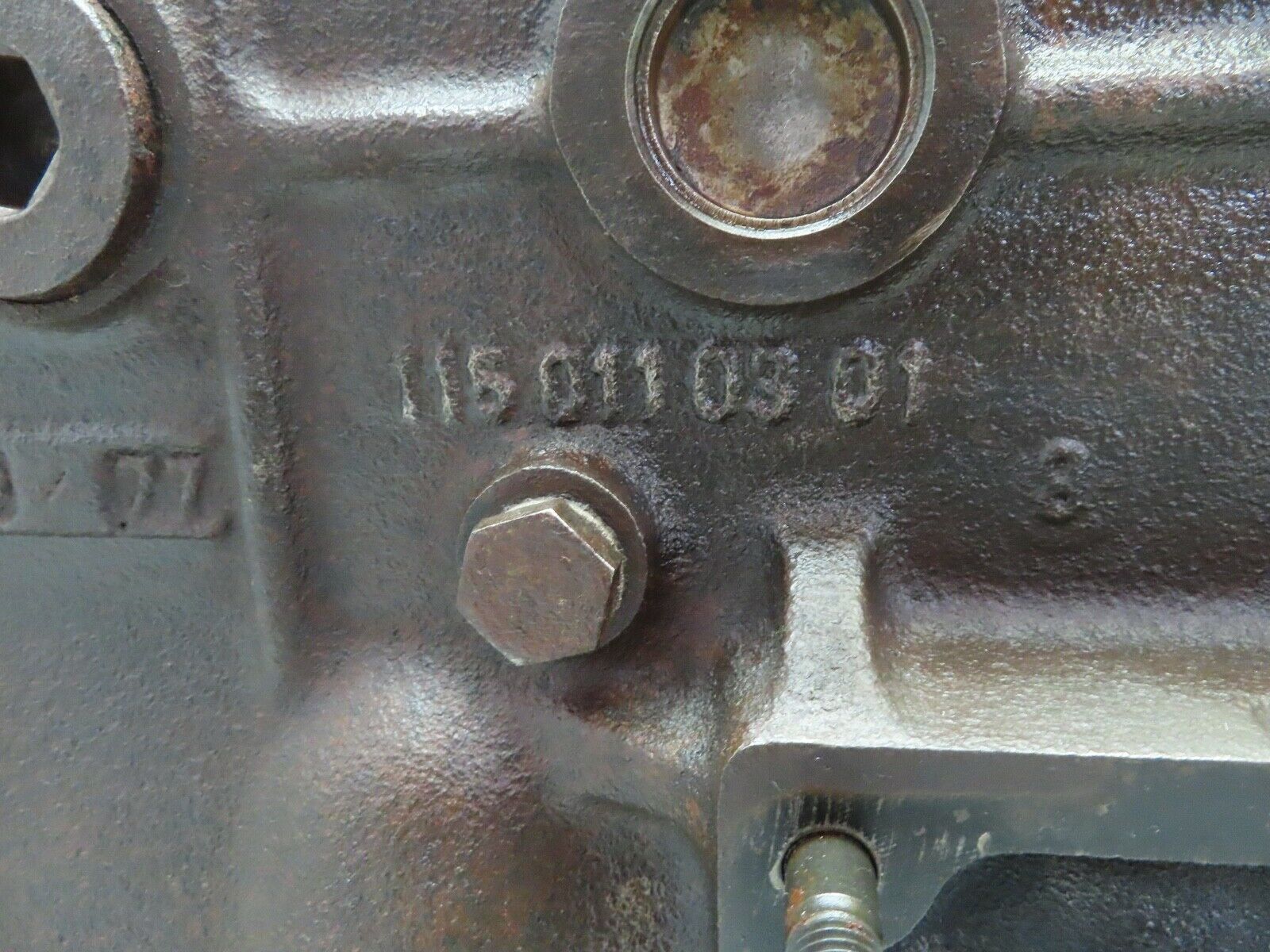 18164 Mercedes-Benz W123 200 Engine Block 1150110301 M115.938