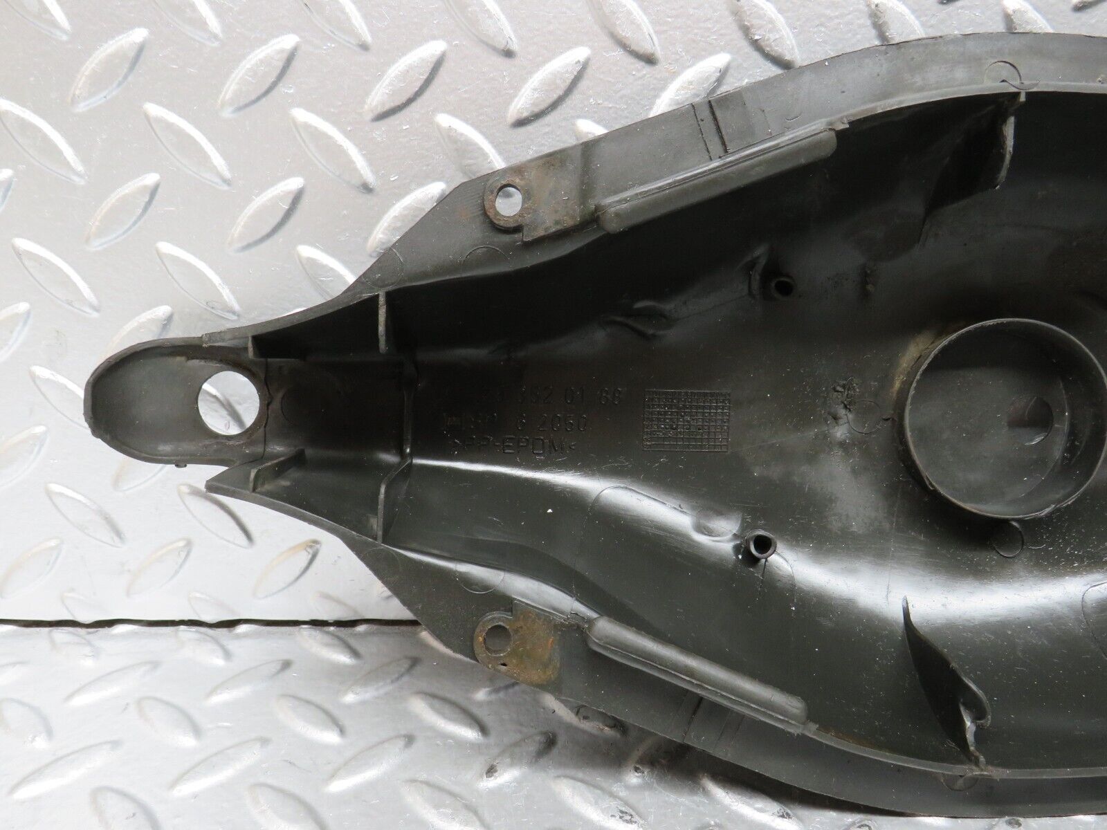 29031 Mercedes-Benz C124 320CE Coupe Rear Control Arm Cover 1293520188