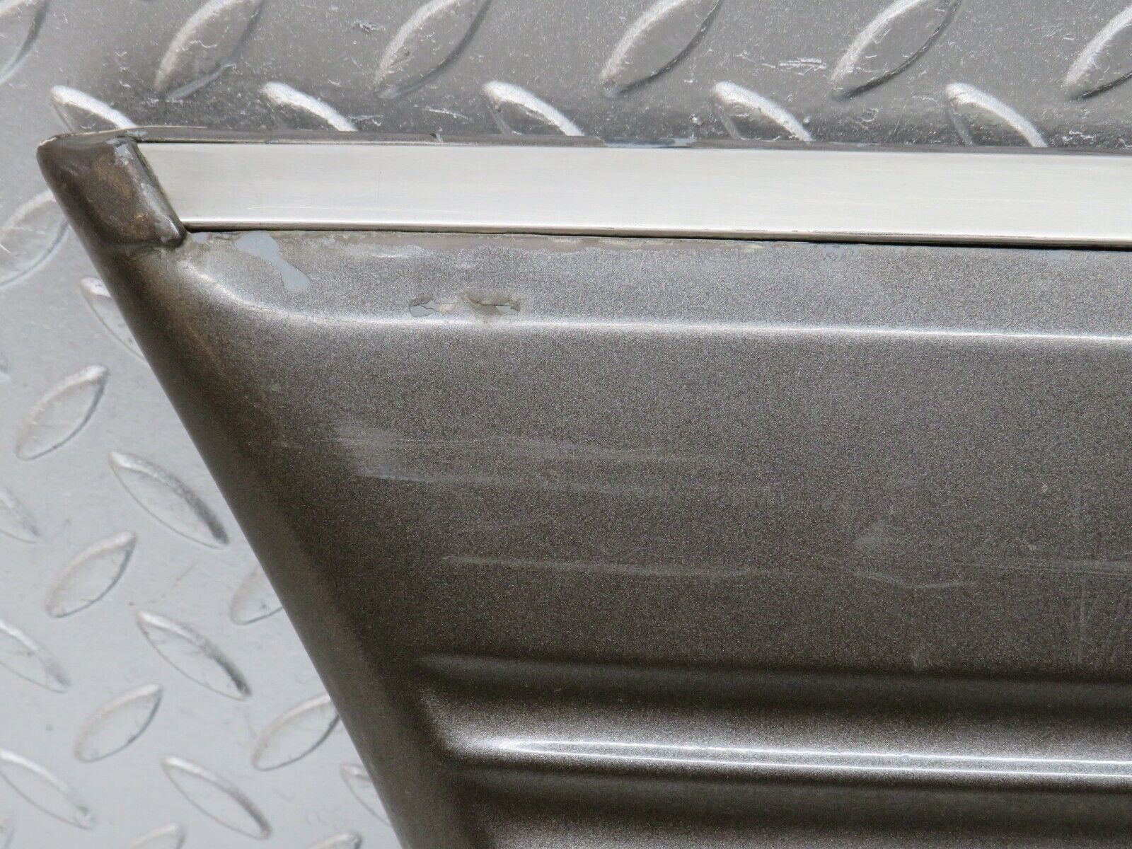 34373 Mercedes-Benz C126 380SEC Front Left Fender Wing Lower Moulding 1266900140