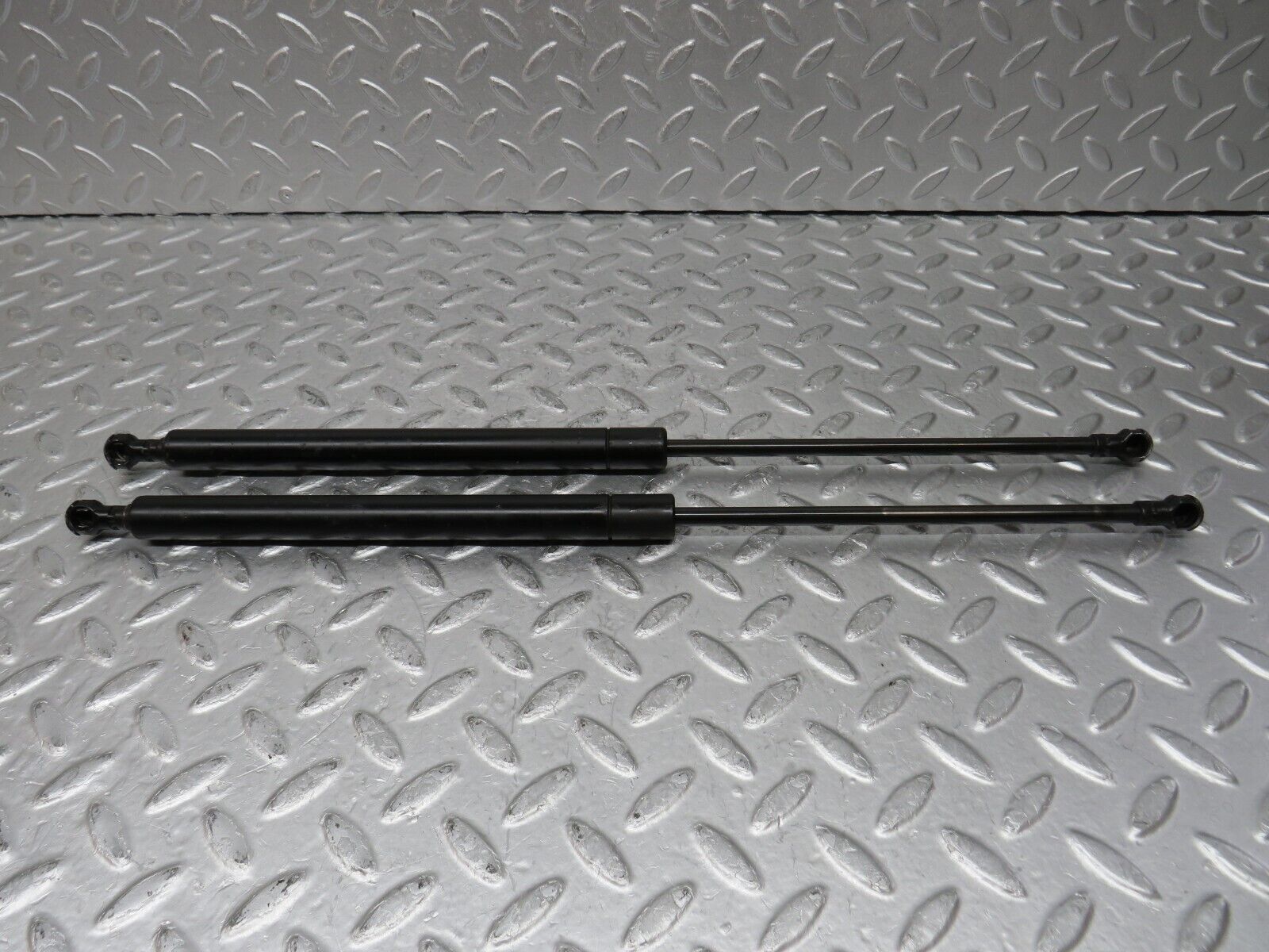 35032 Mercedes-Benz W210 320E Bonnet Gas Strut 2x 2108800429