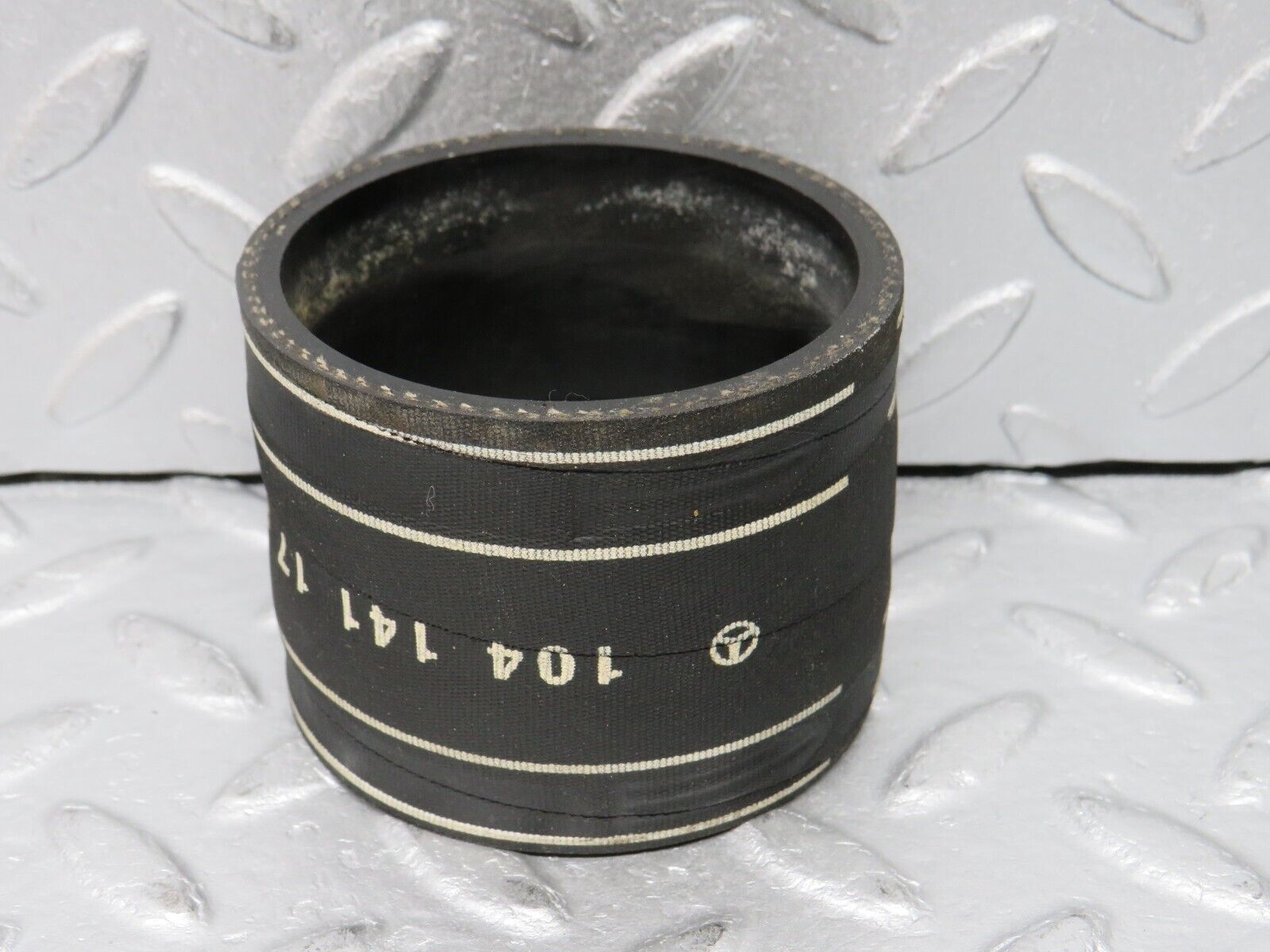 38539 Mercedes-Benz R129 280SL Coupe Air Intake Manifold Hose 1041411783