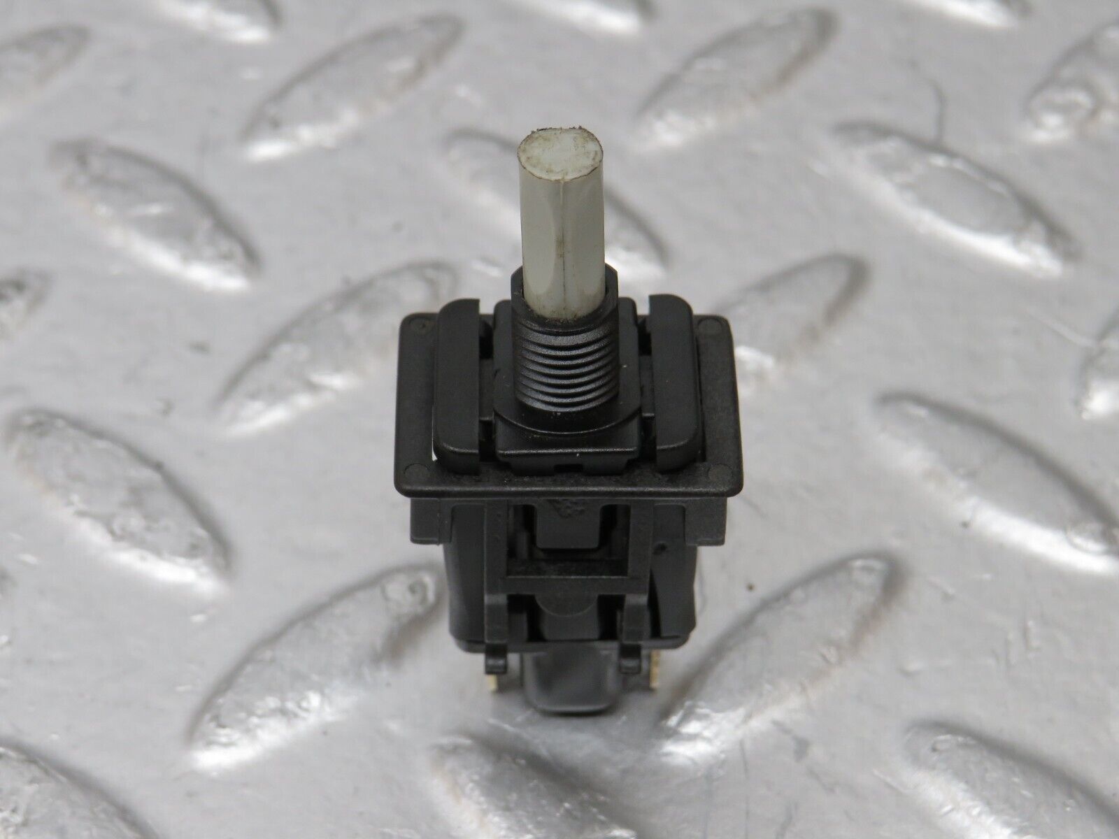 34906 Mercedes-Benz W210 320E Door Contact Switch 2018202110 2024270073