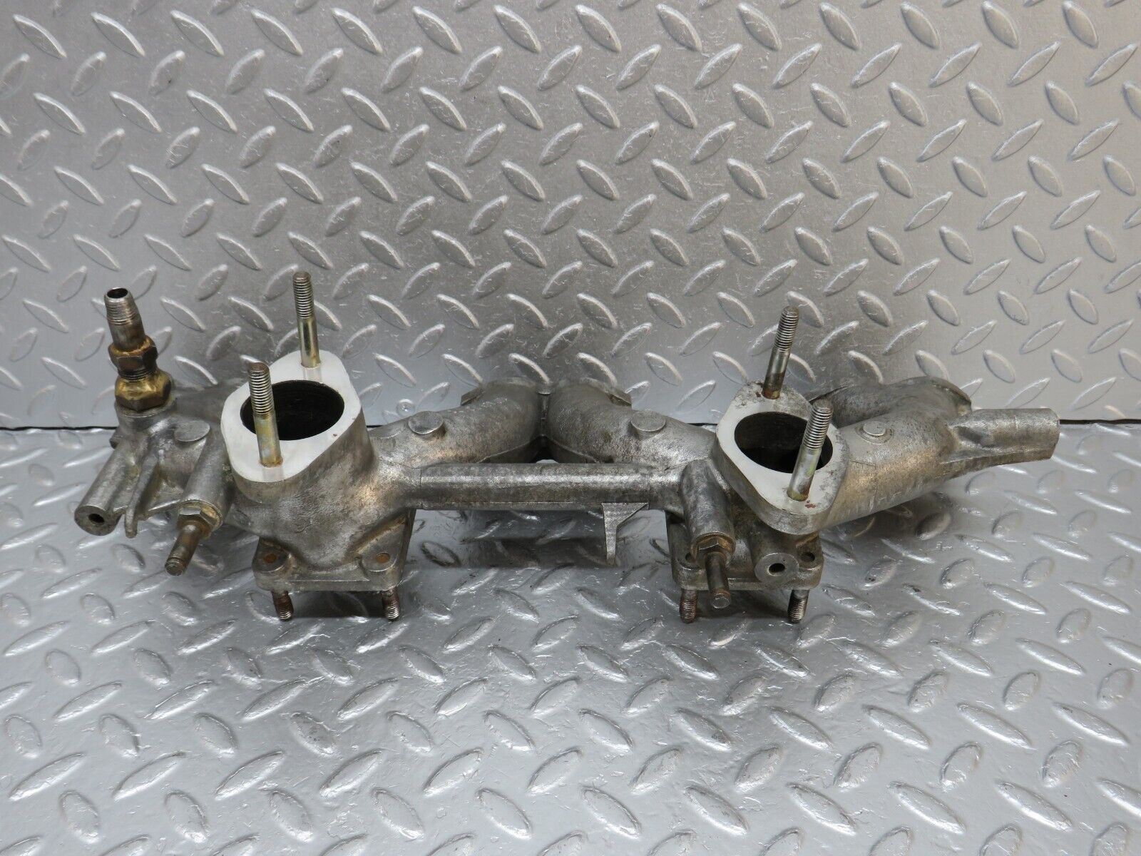 40354 Mercedes-Benz W110 230 Intake Manifold 1801413301