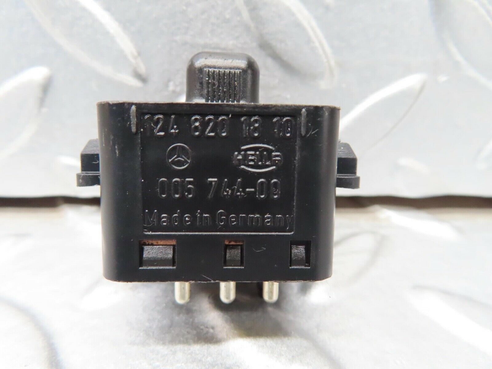 16391 Mercedes-Benz W124 260E Electric Mirror Adjust Switch 1248201810