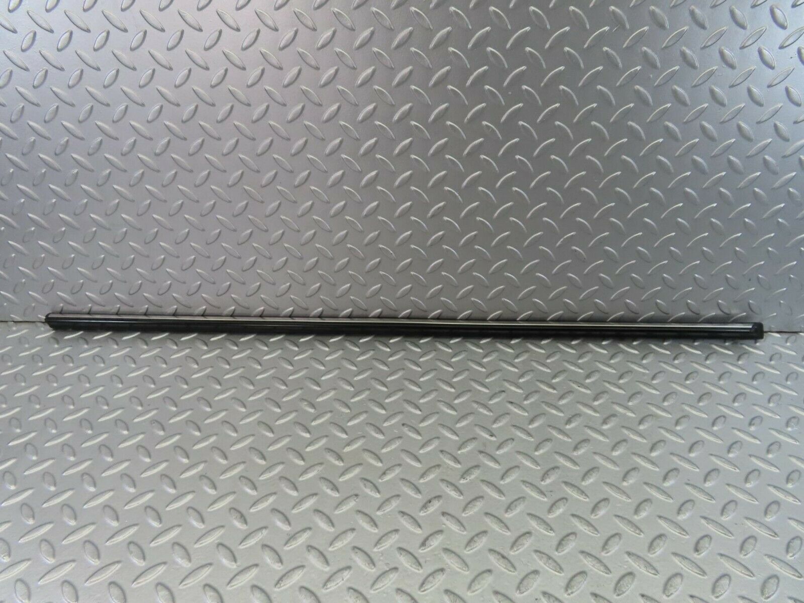 10241 Mercedes-Benz W123 Rear Right Door Centre Moulding Trim