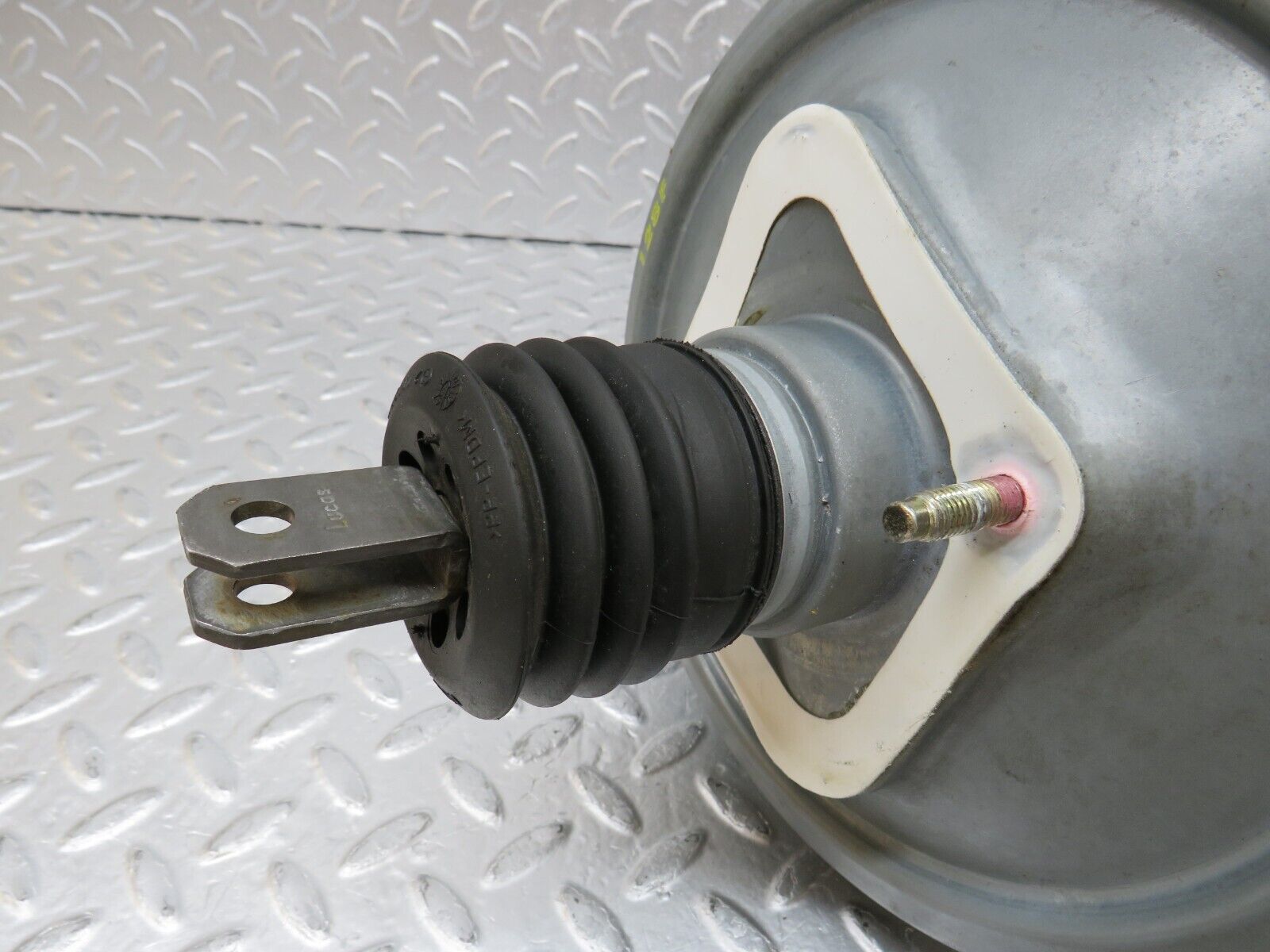 34850 Mercedes-Benz W210 320E Brake Booster Lucas 0054303330