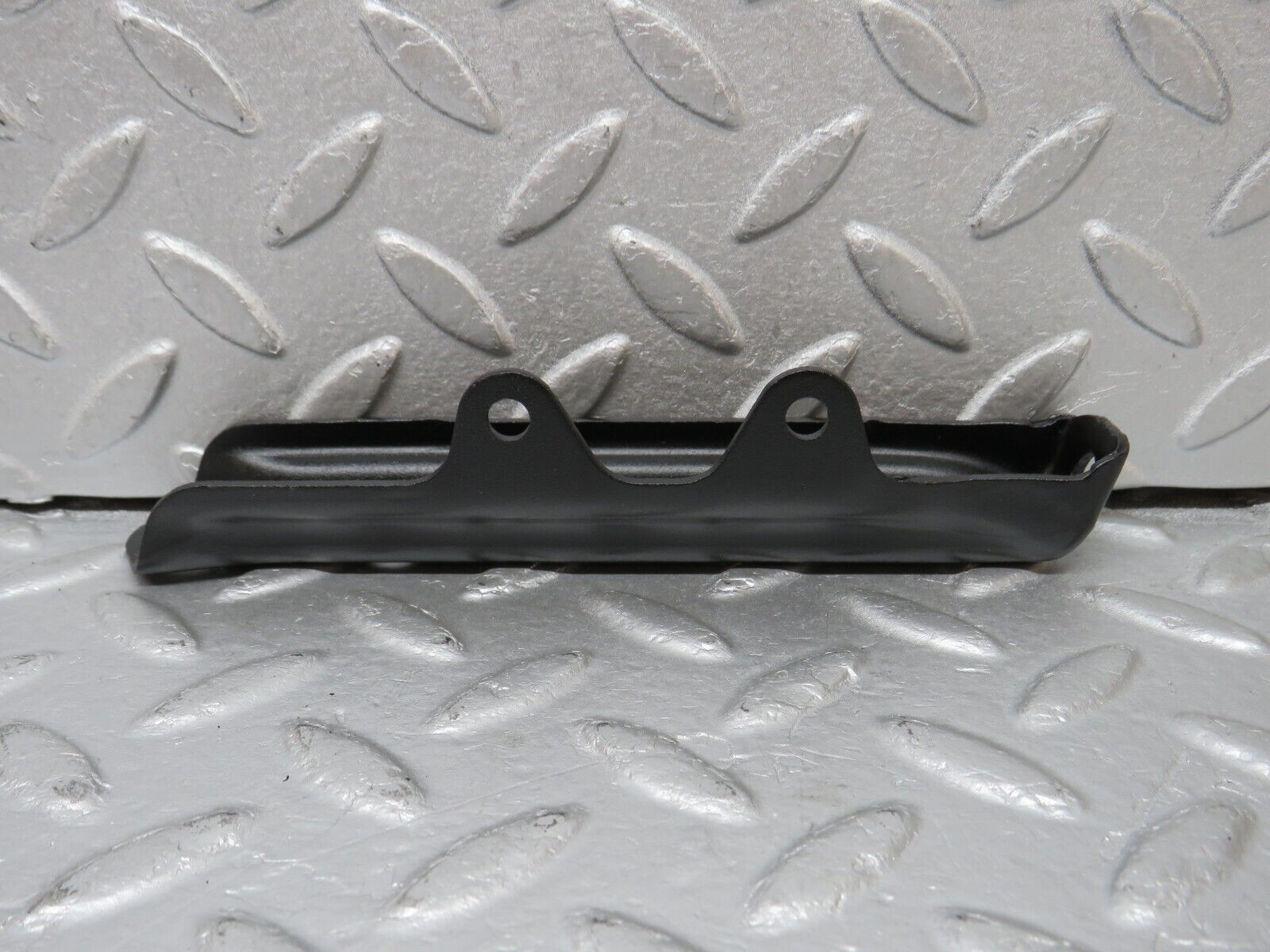 38926 Mercedes-Benz W201 190E 2.6L Air Intake Manifold Bracket