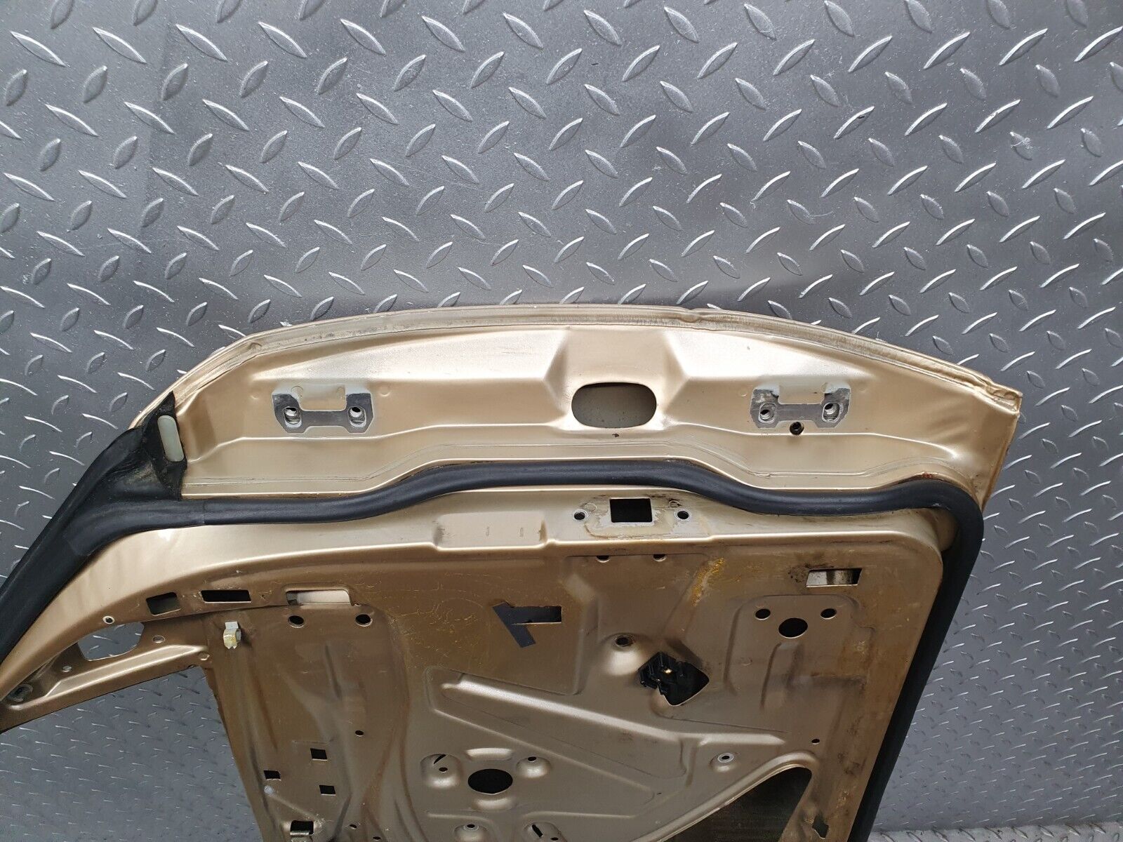 41368 Mercedes-Benz W124 200E Front Left Door