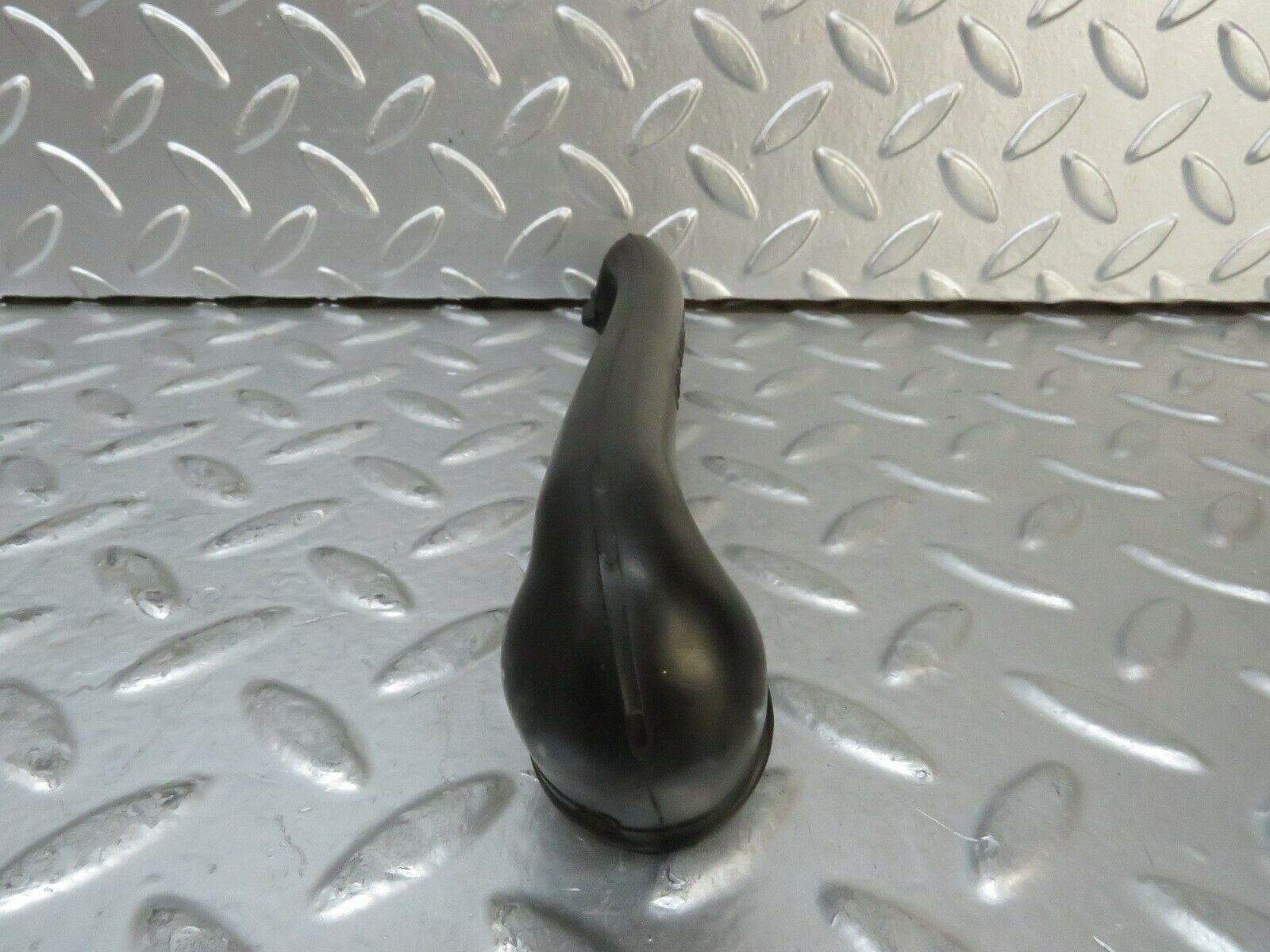 23858 Mercedes-Benz C107 450SLC Coupe Crankcase Breather Hose 1170940391