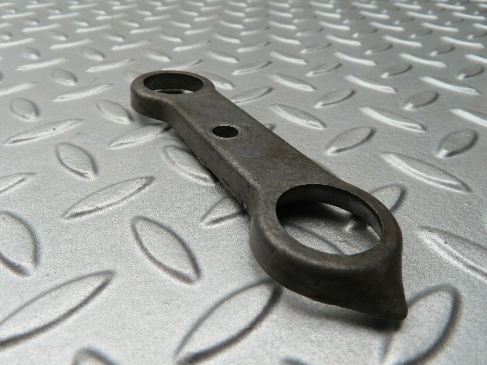 4742 Mercedes-Benz W114 280CE Coupe Fuel Injector Bracket 1300780341