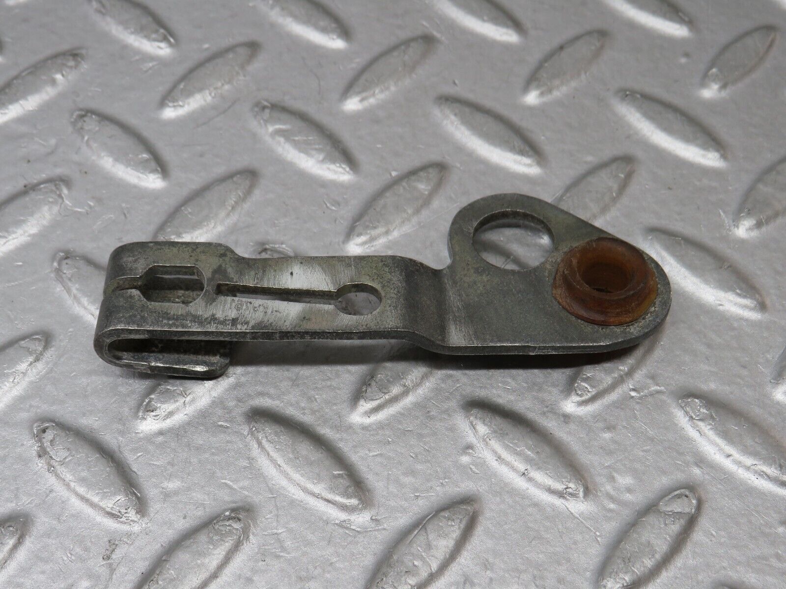 36337 Mercedes-Benz W126 420SE Automatic Gearbox Linkage Bracket