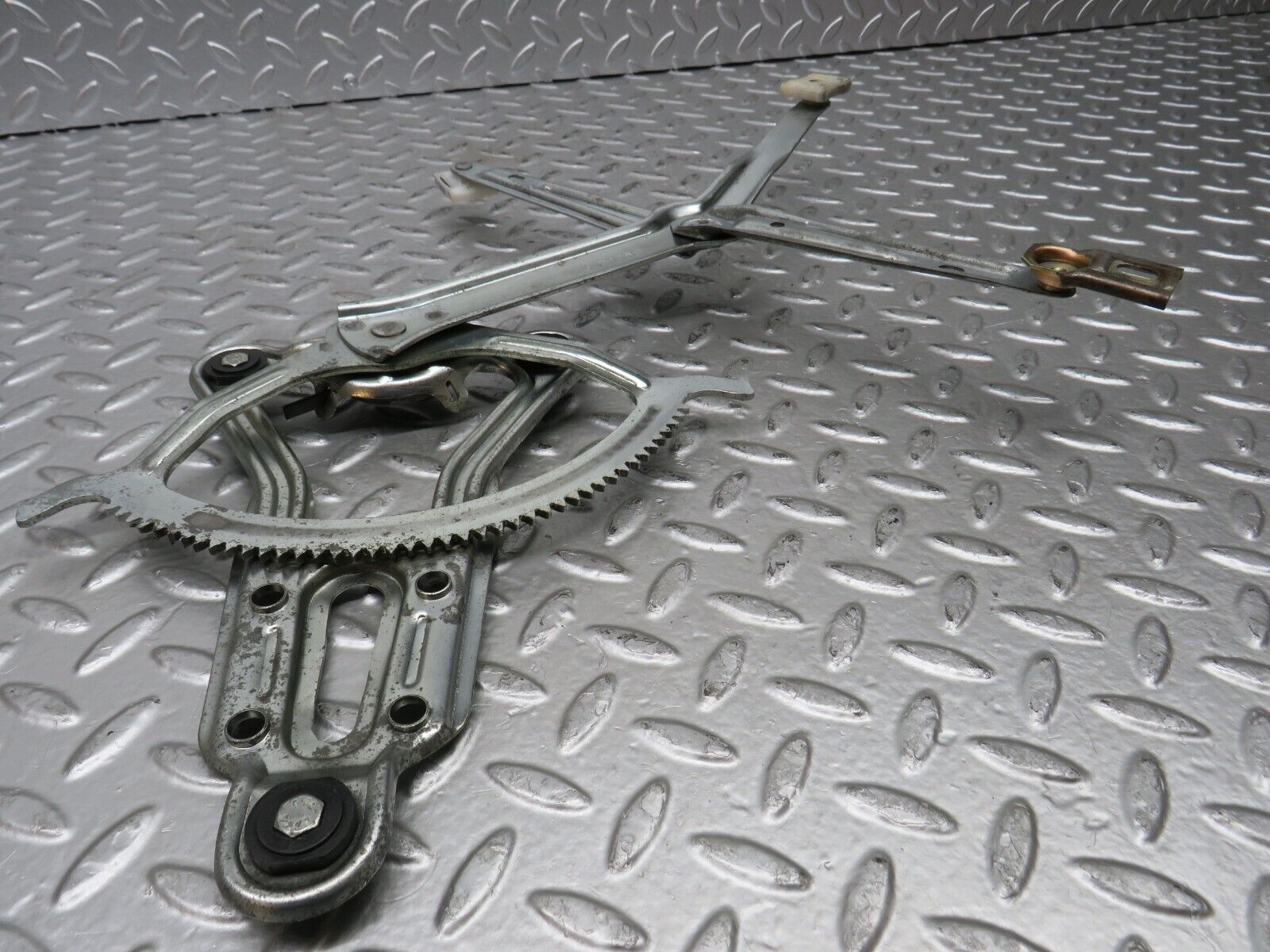 27674 Mercedes-Benz S124 300TE Wagon Front Left Power Window Regulator