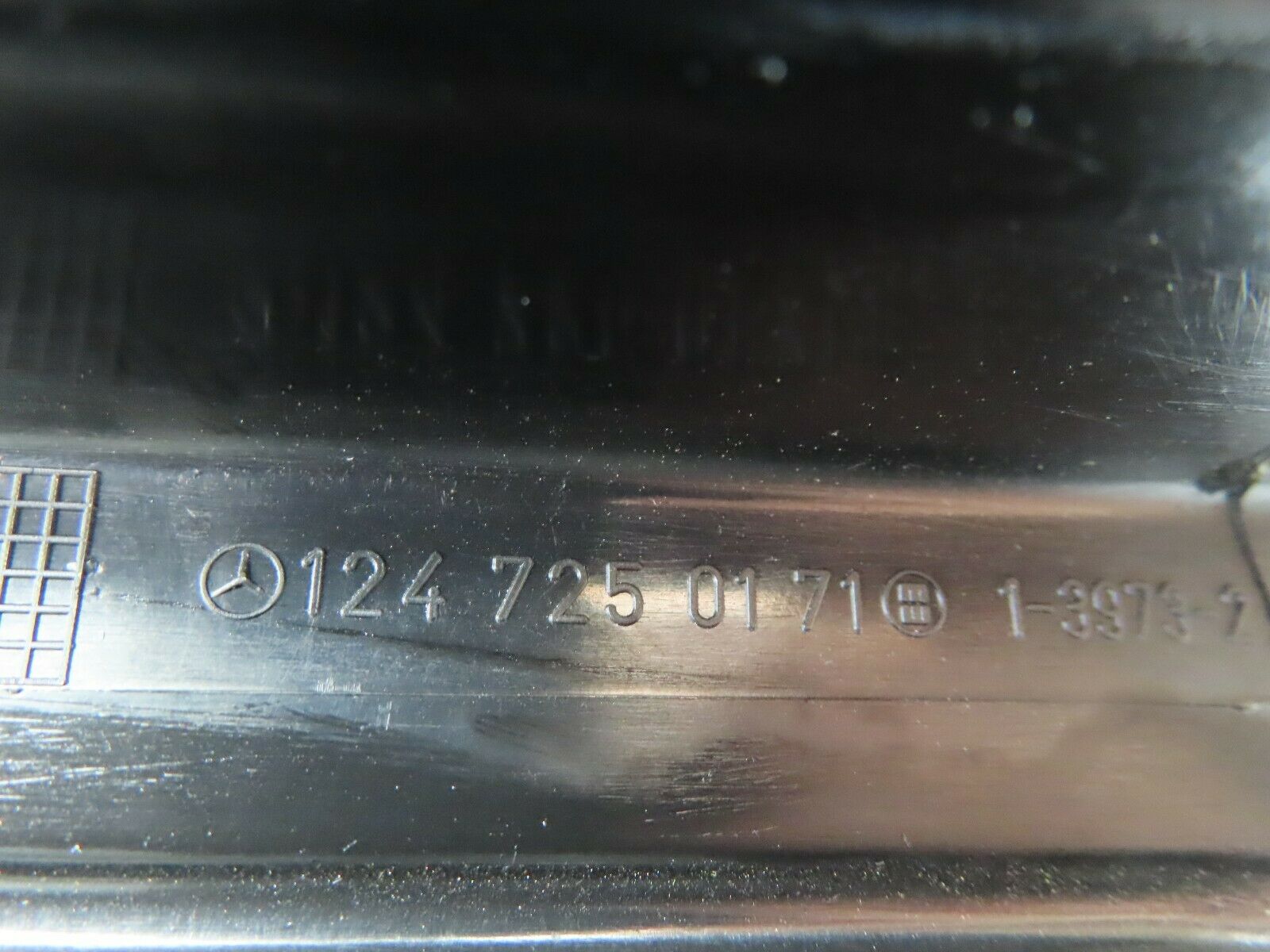 6609 Mercedes-Benz S124 E220 Wagon Front Left Inner Window Frame Cover