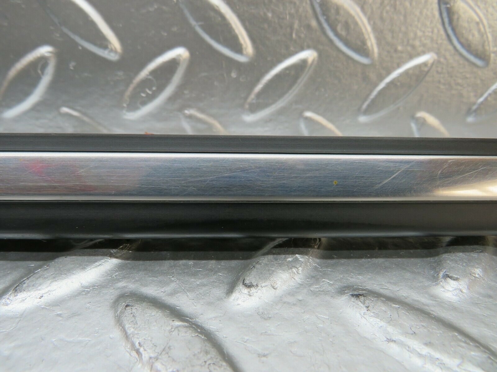 24009 Mercedes-Benz W123 280E Rear Left Door Centre Moulding Trim