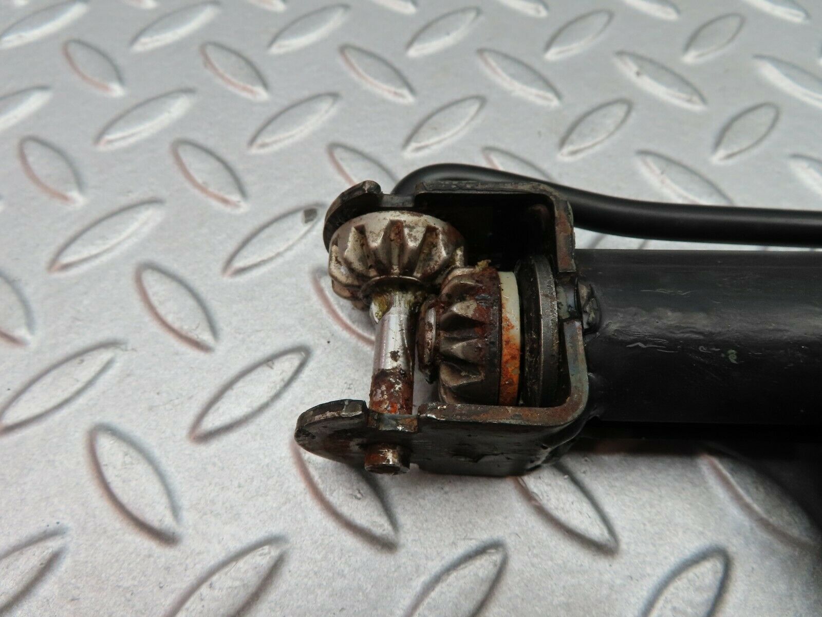 5674 Mercedes-Benz W123 200 Car Jack 1235830715