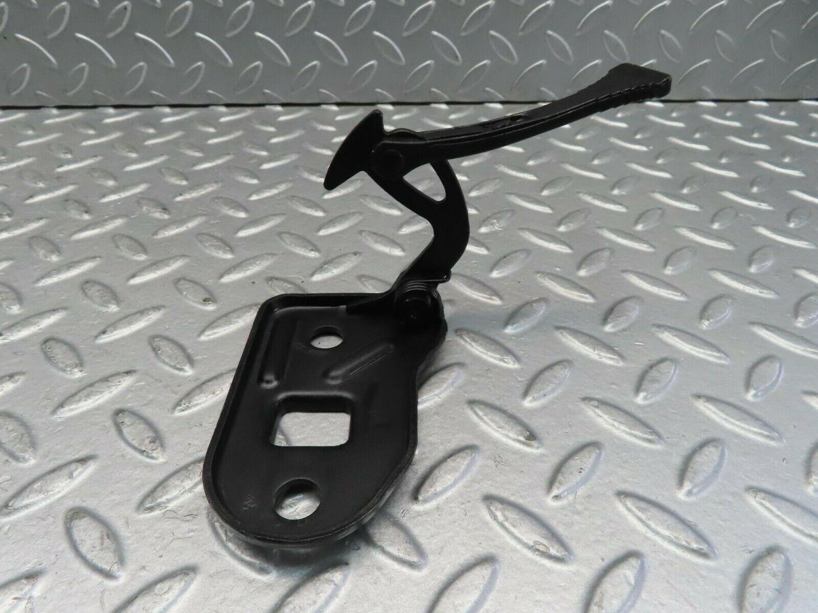 11555 Mercedes-Benz C123 230CE Coupe Bonnet Safety Latch