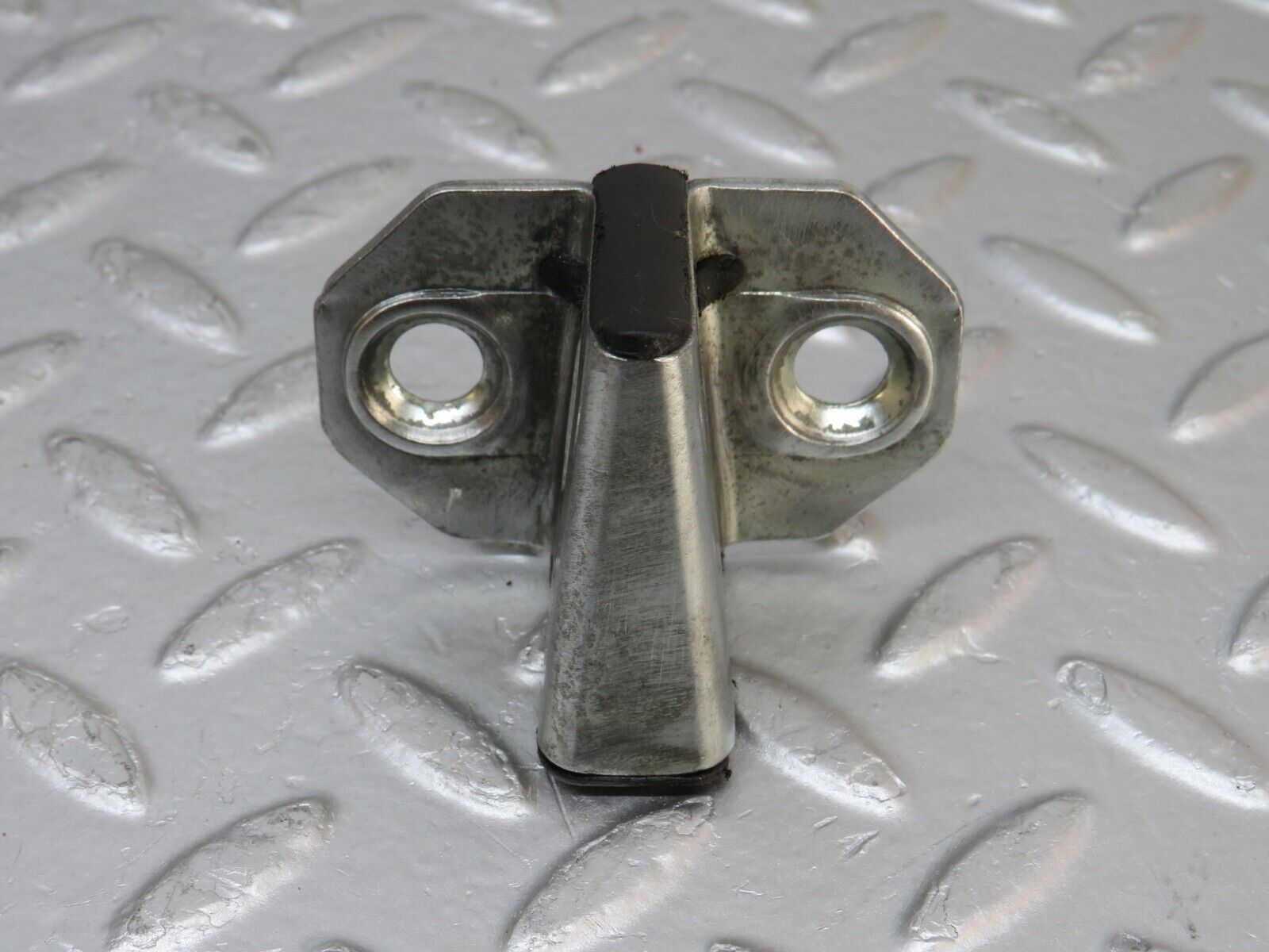 33373 Mercedes-Benz W202 C180 Door Lock Latch