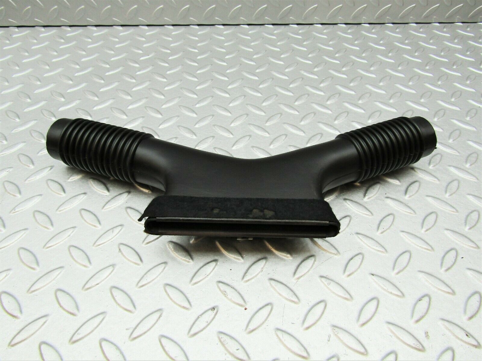 3372 Mercedes-Benz W108 280SE Heater Air Duct Vent Centre