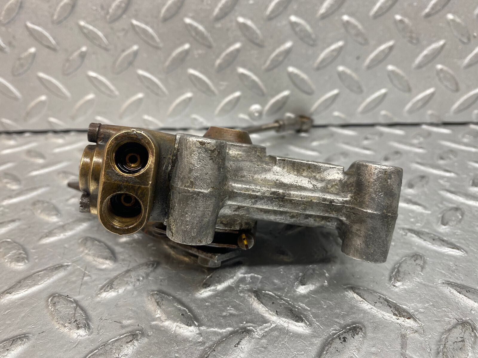 37601 Mercedes-Benz W109 300SEL Front Left Air Suspension Leveling Valve