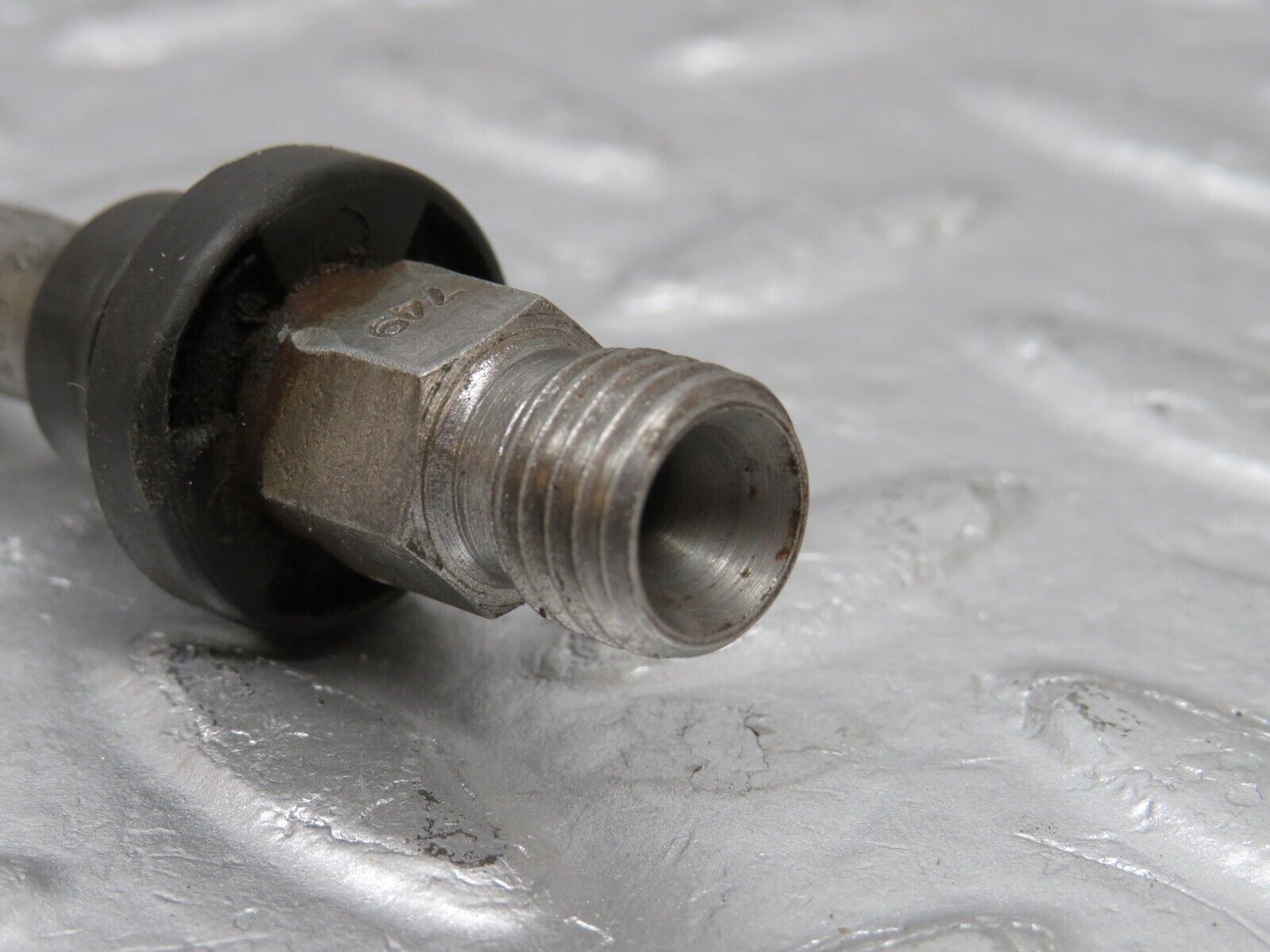 34124 Mercedes-Benz W124 260E Fuel Injector Bosch 0437502010