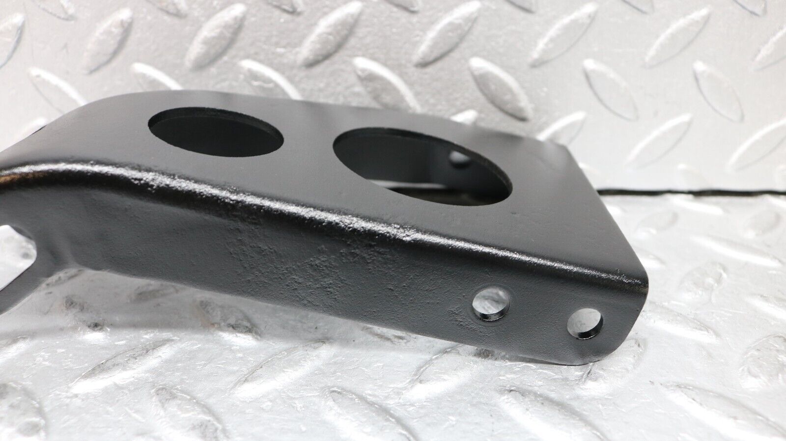 37229 Mercedes-Benz C126 420SEC Coupe Alternator Generator Bracket