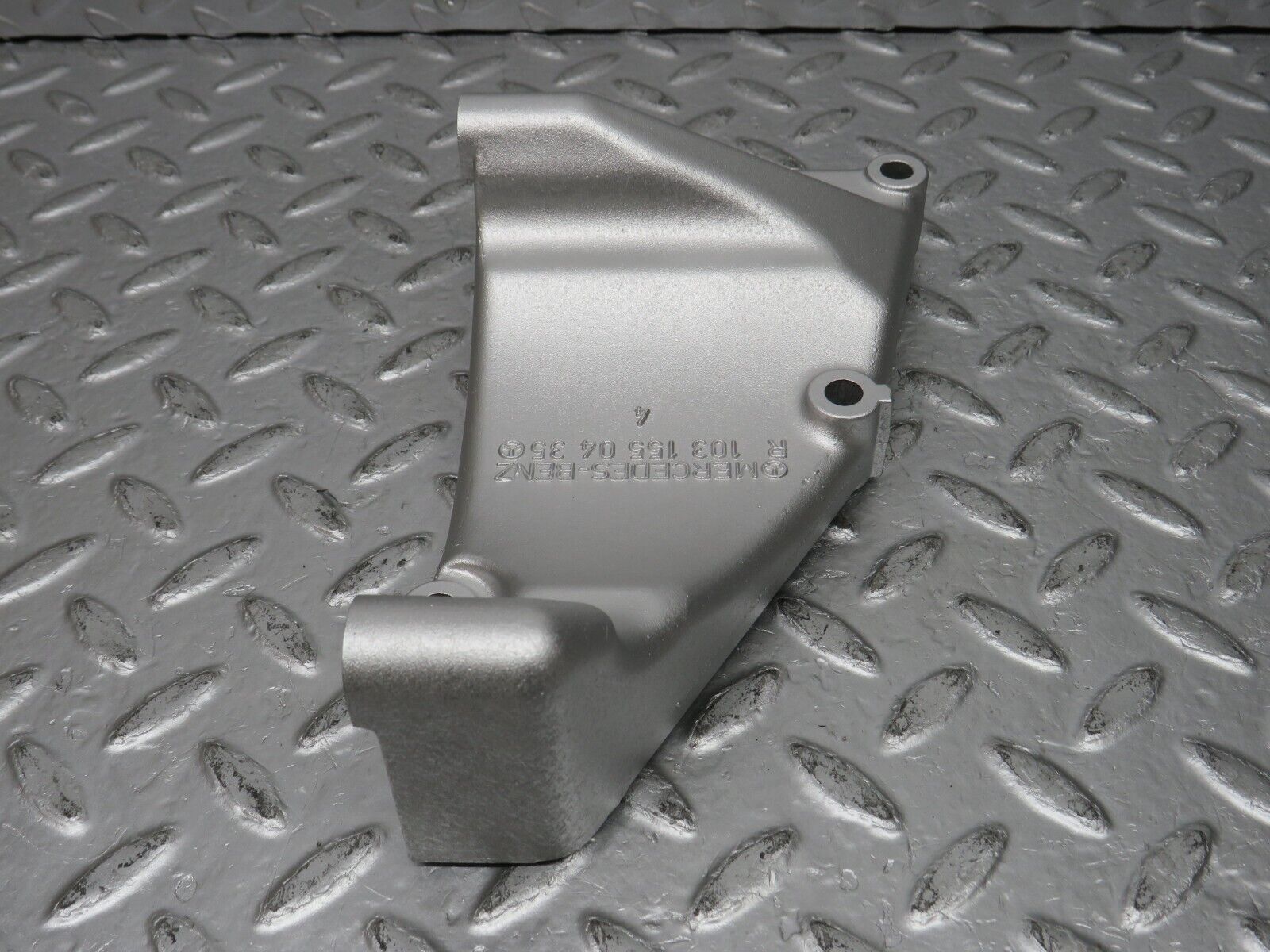 32663 Mercedes-Benz S124 300TE Wagon Alternator Generator Bracket 1031550435