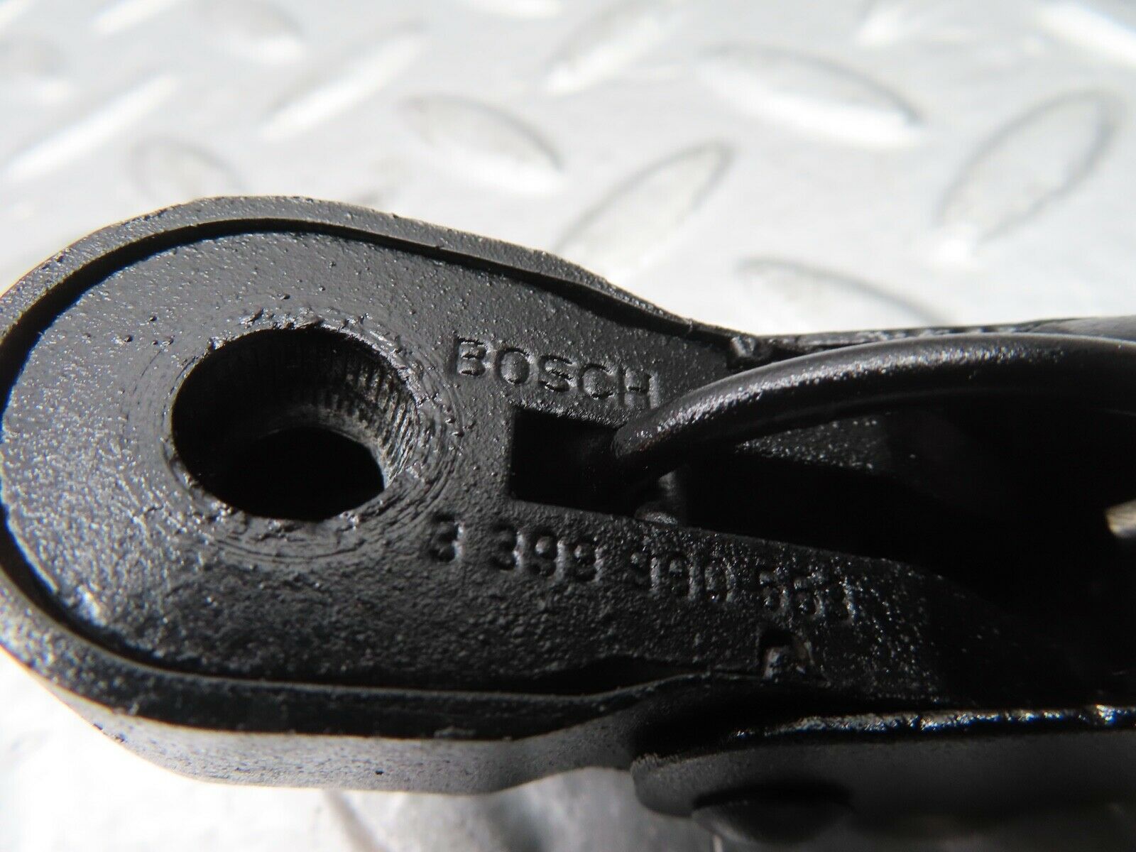 21635 Mercedes-Benz W123 230E Wiper Arm Bosch Right Side 3399990553