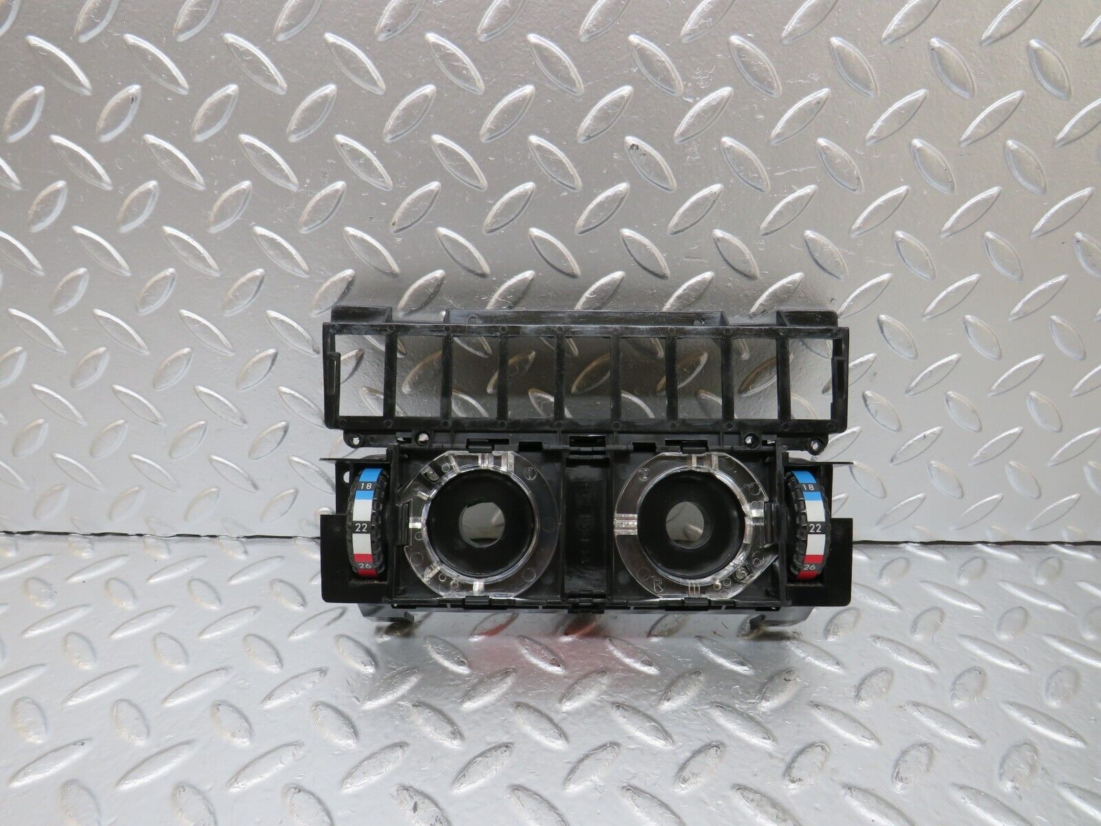 25656 Mercedes-Benz W124 280E Heater Control Unit Panel 1248302785