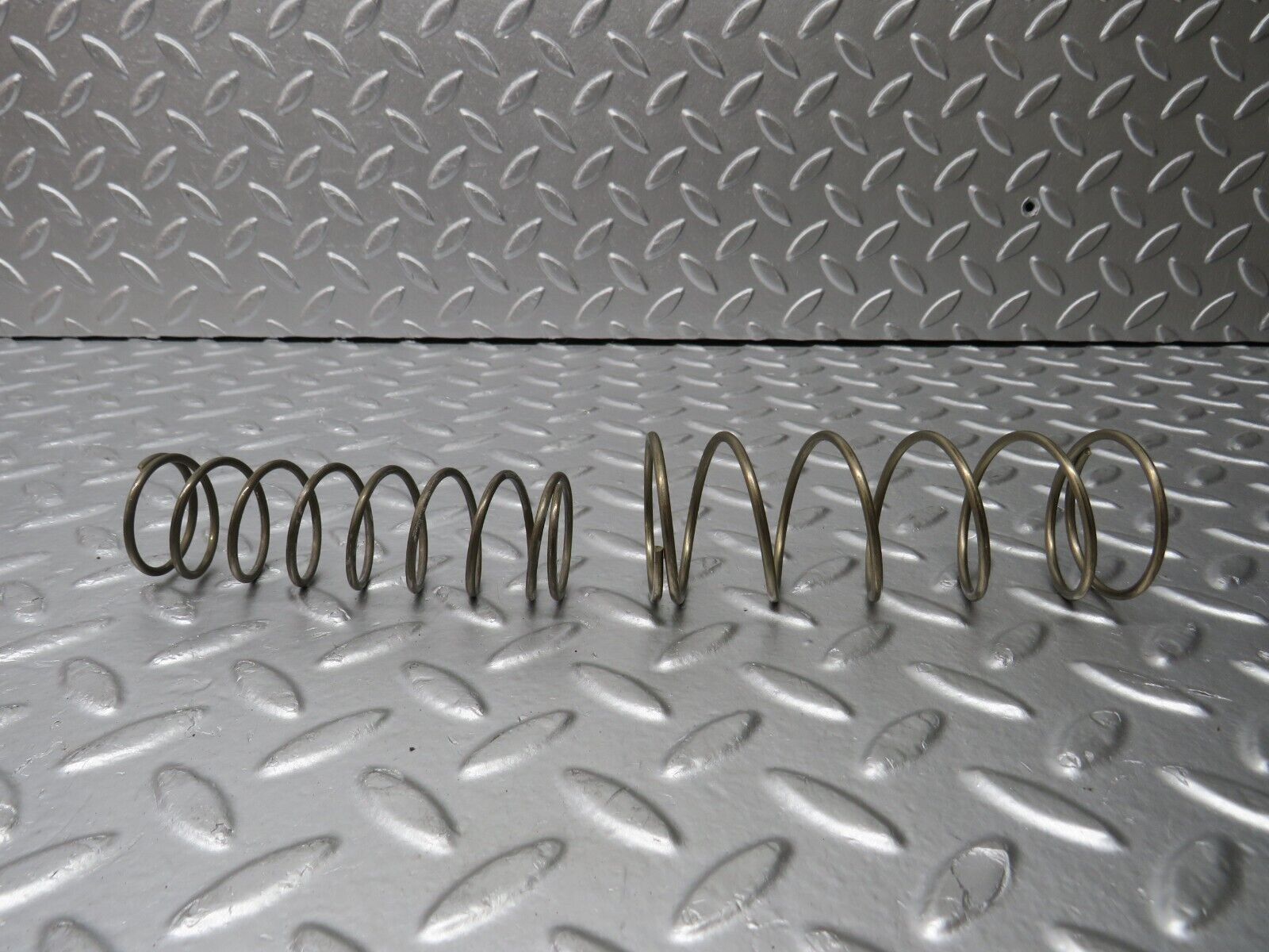 30950 Mercedes-Benz W124 230E Automatic Gearbox Piston Spring 722.408