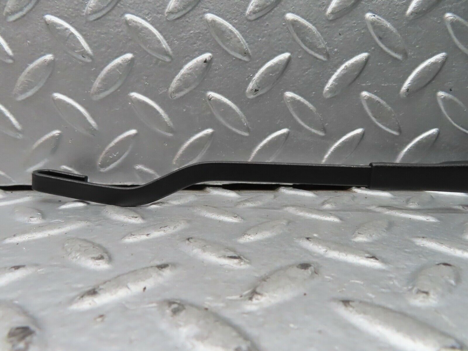 21635 Mercedes-Benz W123 230E Wiper Arm Bosch Right Side 3399990553