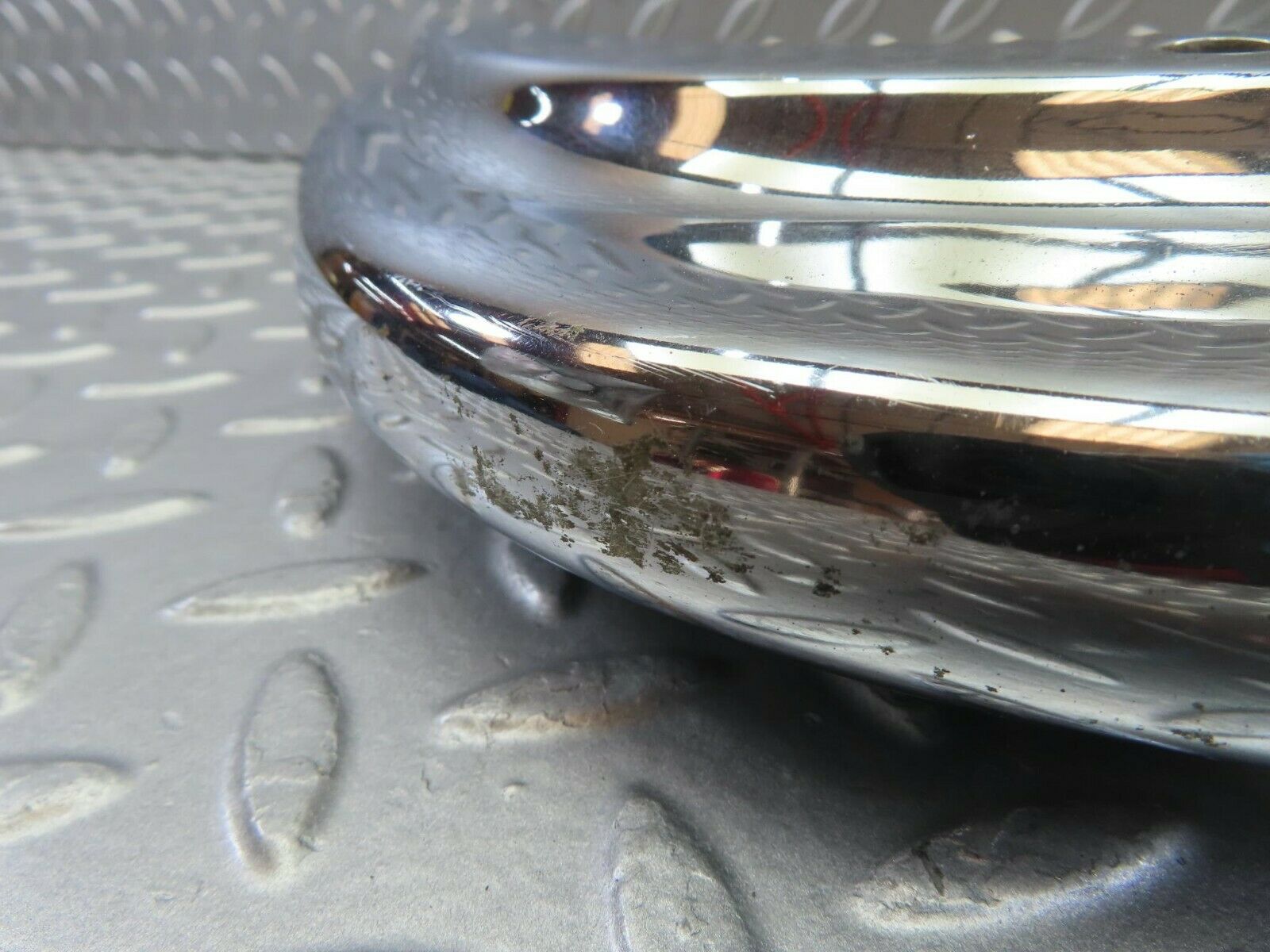 10610 Mercedes-Benz W108 Front Left Upper Bumper Corner