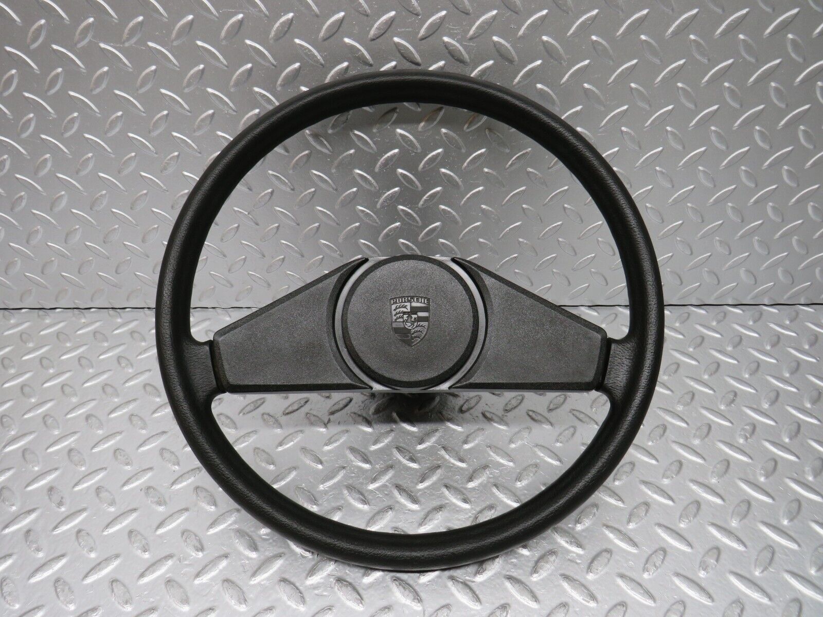 30038 Porsche 924 Steering Wheel 690578
