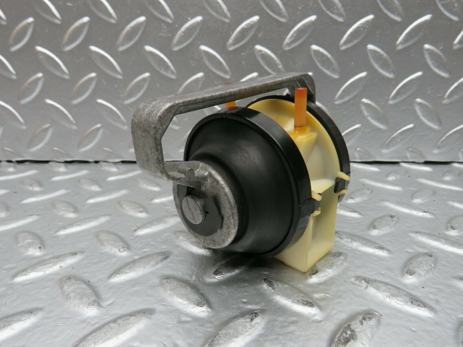 22720 Mercedes-Benz C107 450SLC Coupe Heater Box Vacuum Actuator