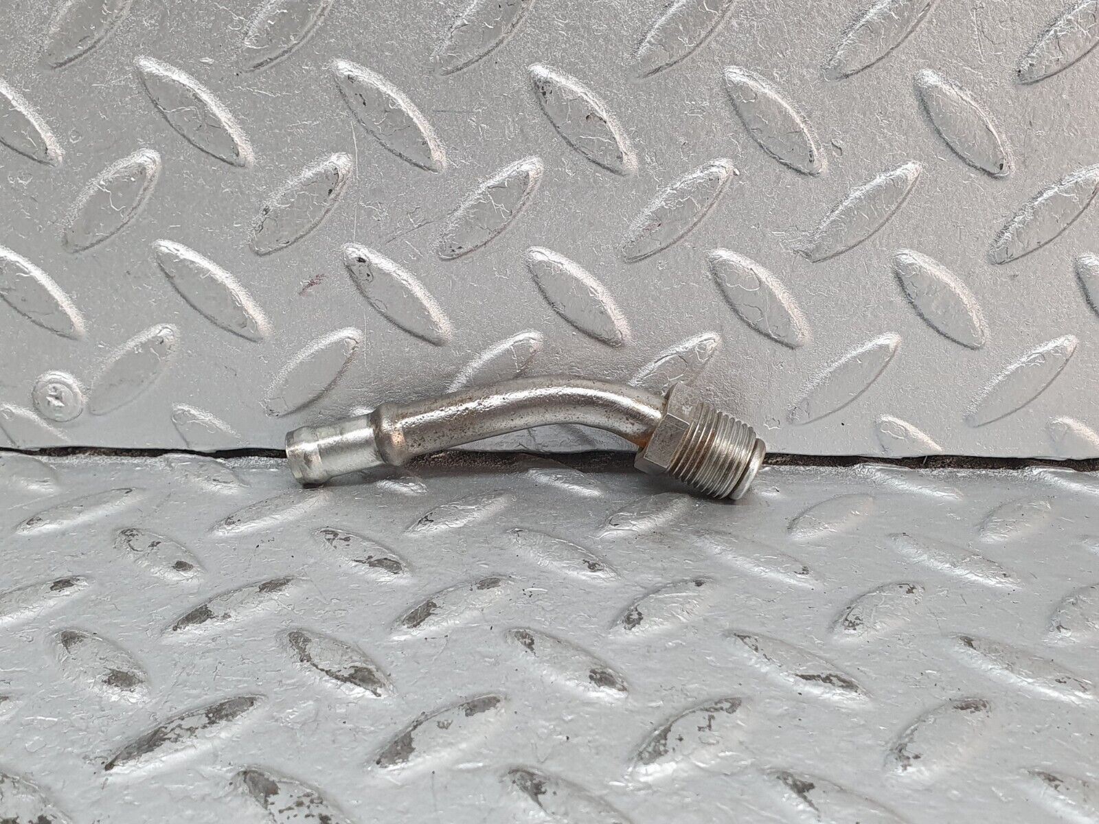 41241 Mercedes-Benz W126 300SE Power Steering Hose Pipe