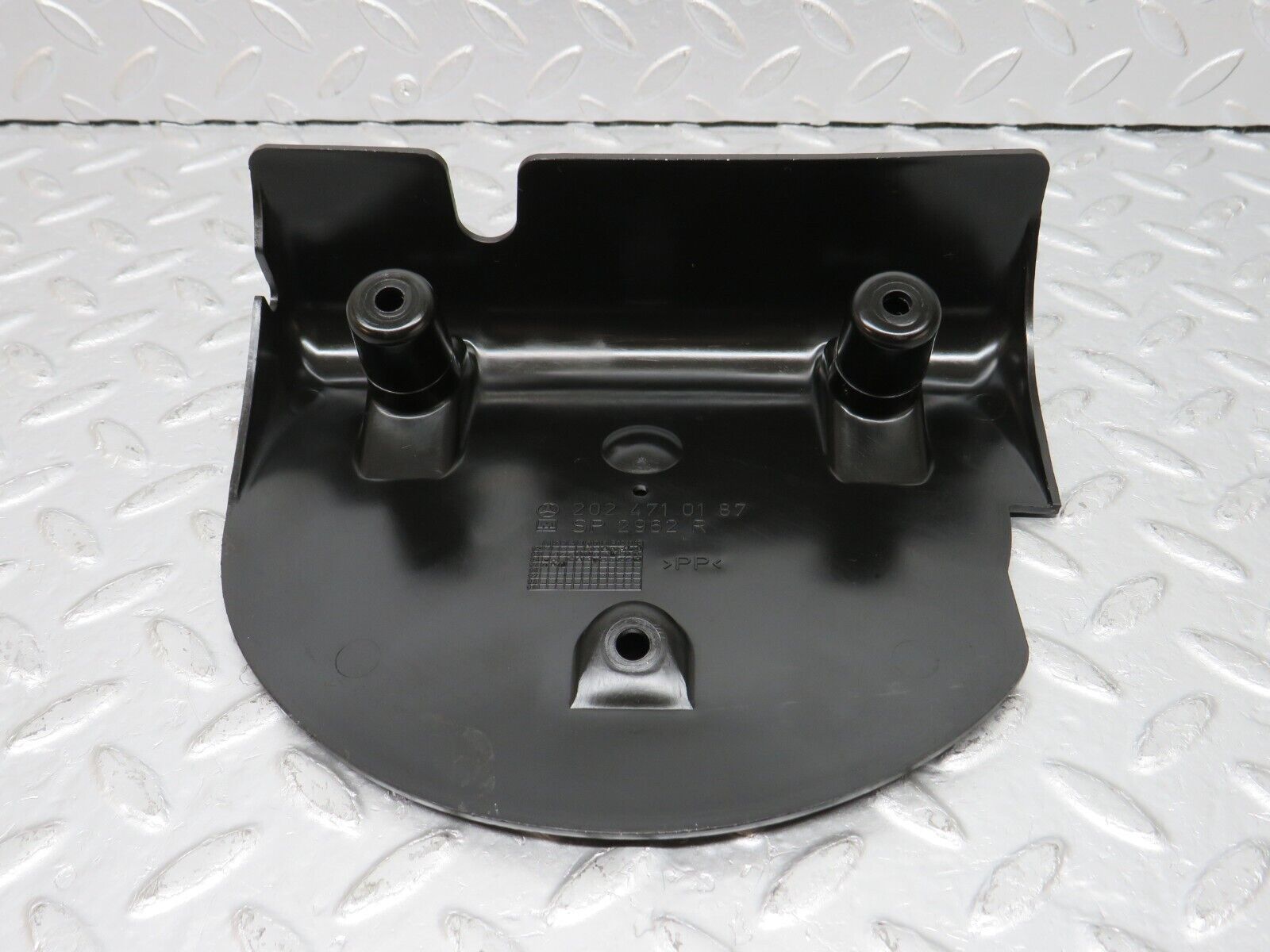 33279 Mercedes-Benz W202 C180 Fuel Tank Plastic Cover 2024710187