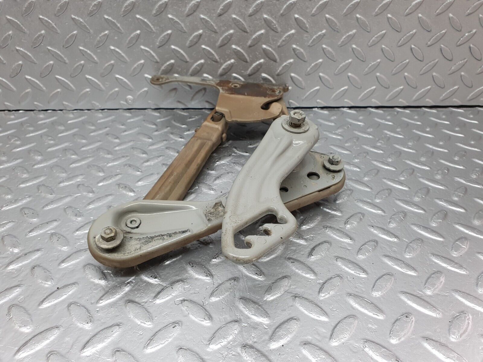 41438 Mercedes-Benz W124 200E Bonnet Hinge Left Side 1248870974 1248800128