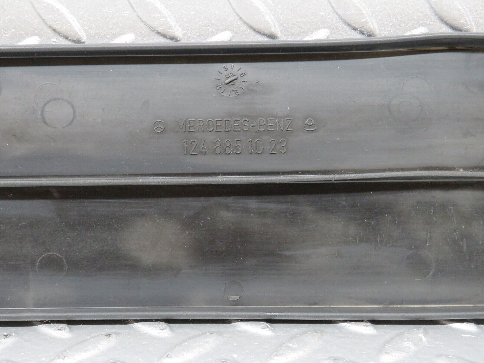 33922 Mercedes-Benz W124 260E Front number Plate Holder Plastic 1248851023